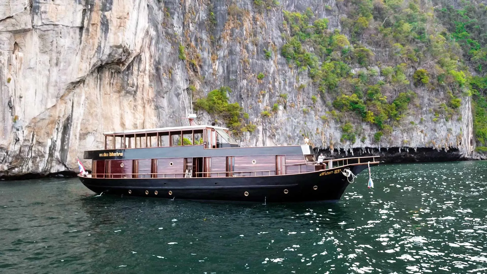 Motoryacht Maha Bhetra — Yachtfoto 7