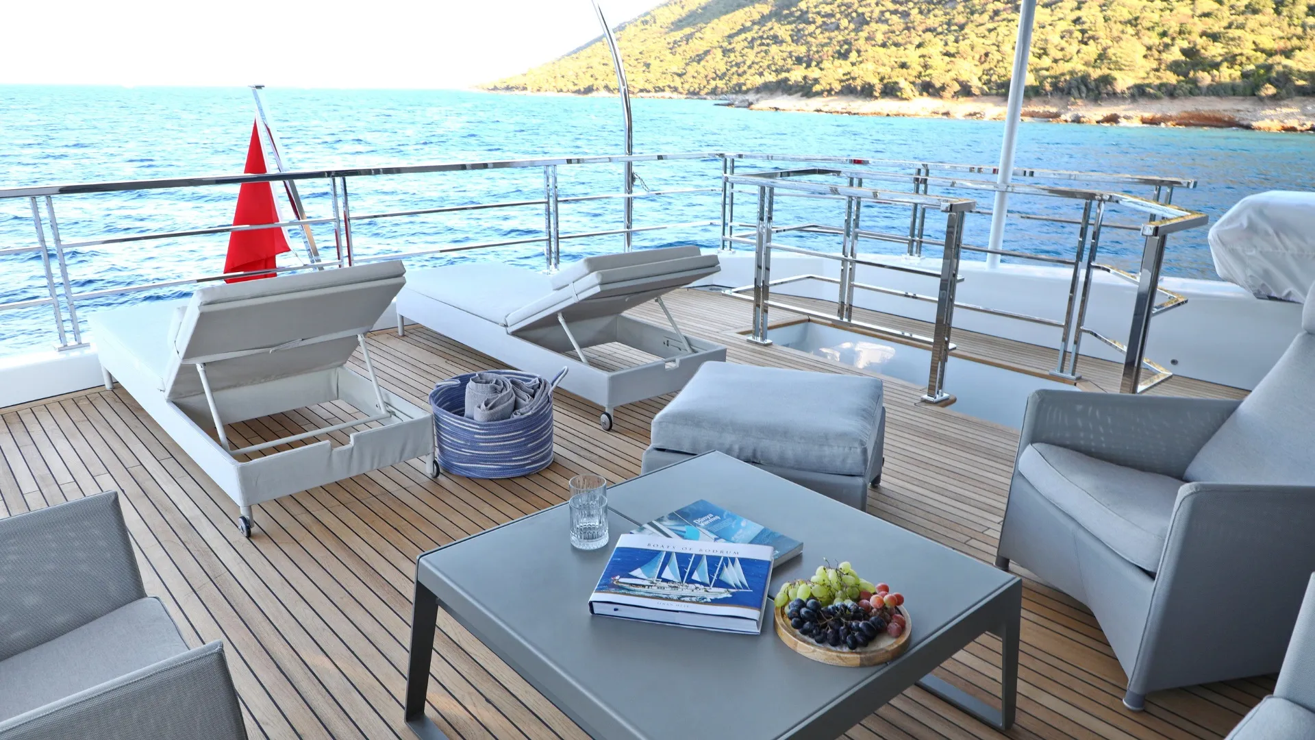 Aegean Explorer M26 Ukiel — yacht photo 23