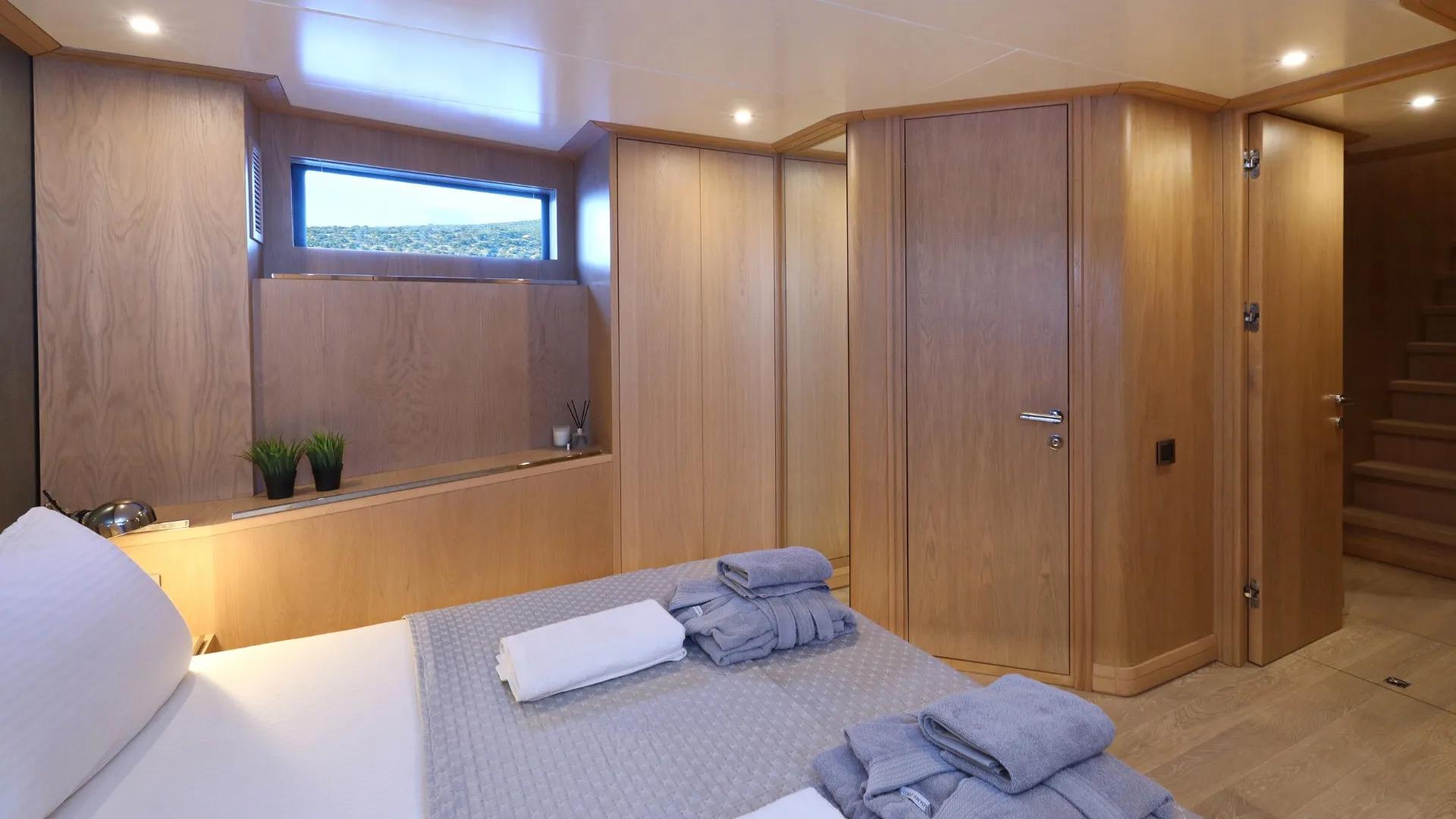Aegean Explorer M26 Ukiel — yacht photo 28