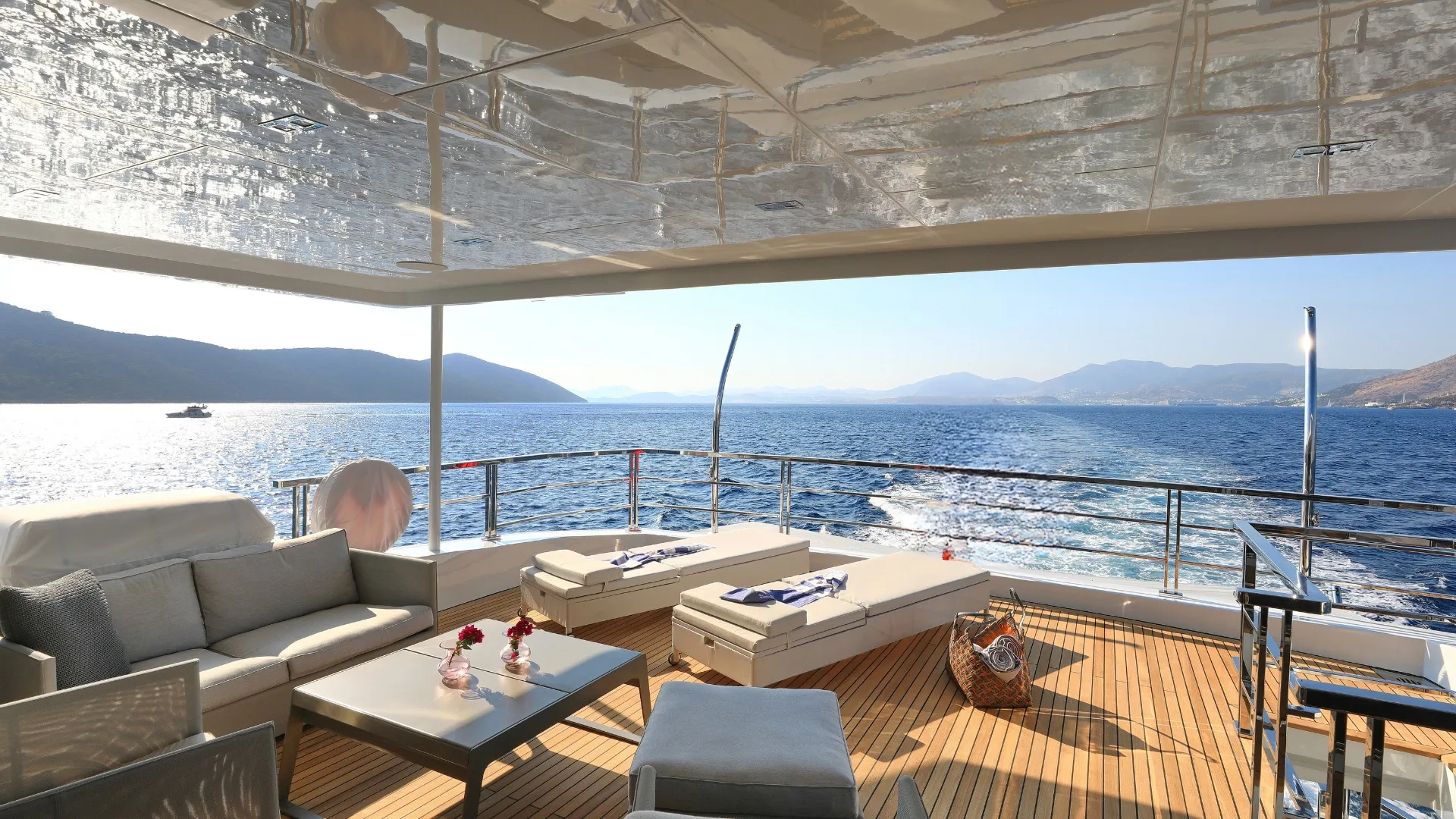 Aegean Explorer M26 Ukiel — yacht photo 3