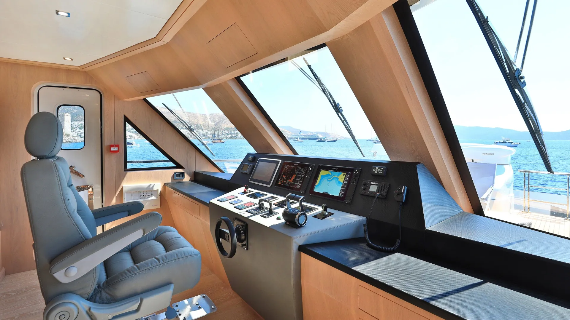 Aegean Explorer M26 Ukiel — yacht photo 12