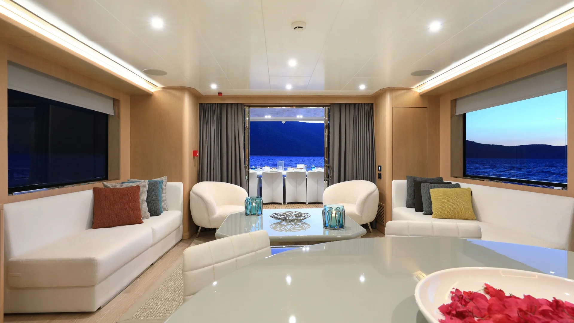 Aegean Explorer M26 Ukiel — yacht photo 16