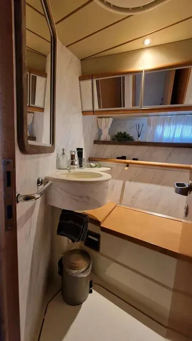 Ferretti 52 BLUE DREAM — yacht photo 3