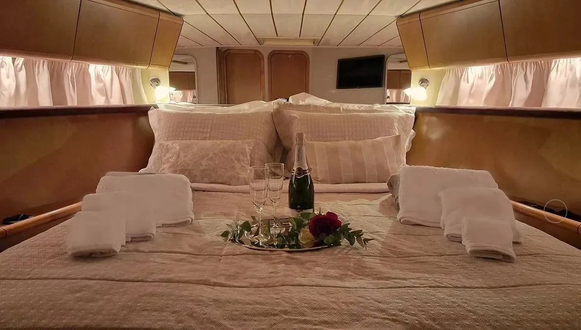 Ferretti 52 BLUE DREAM — yacht photo 5