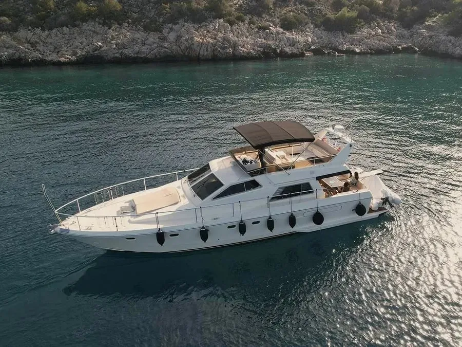 Ferretti 52 BLUE DREAM — yacht photo 2