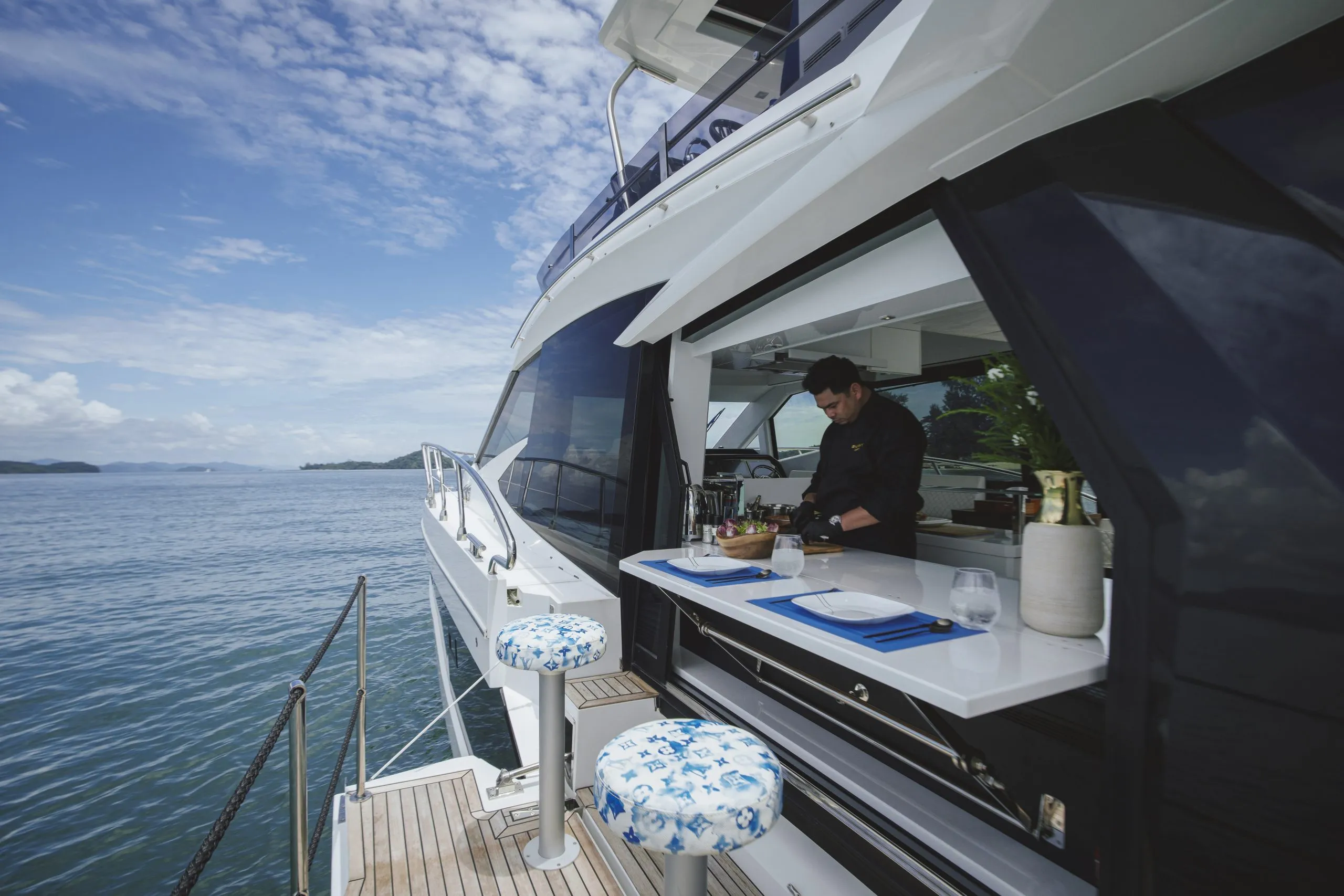Galeon 500 Fly Liquid Asset — Yachtfoto 23