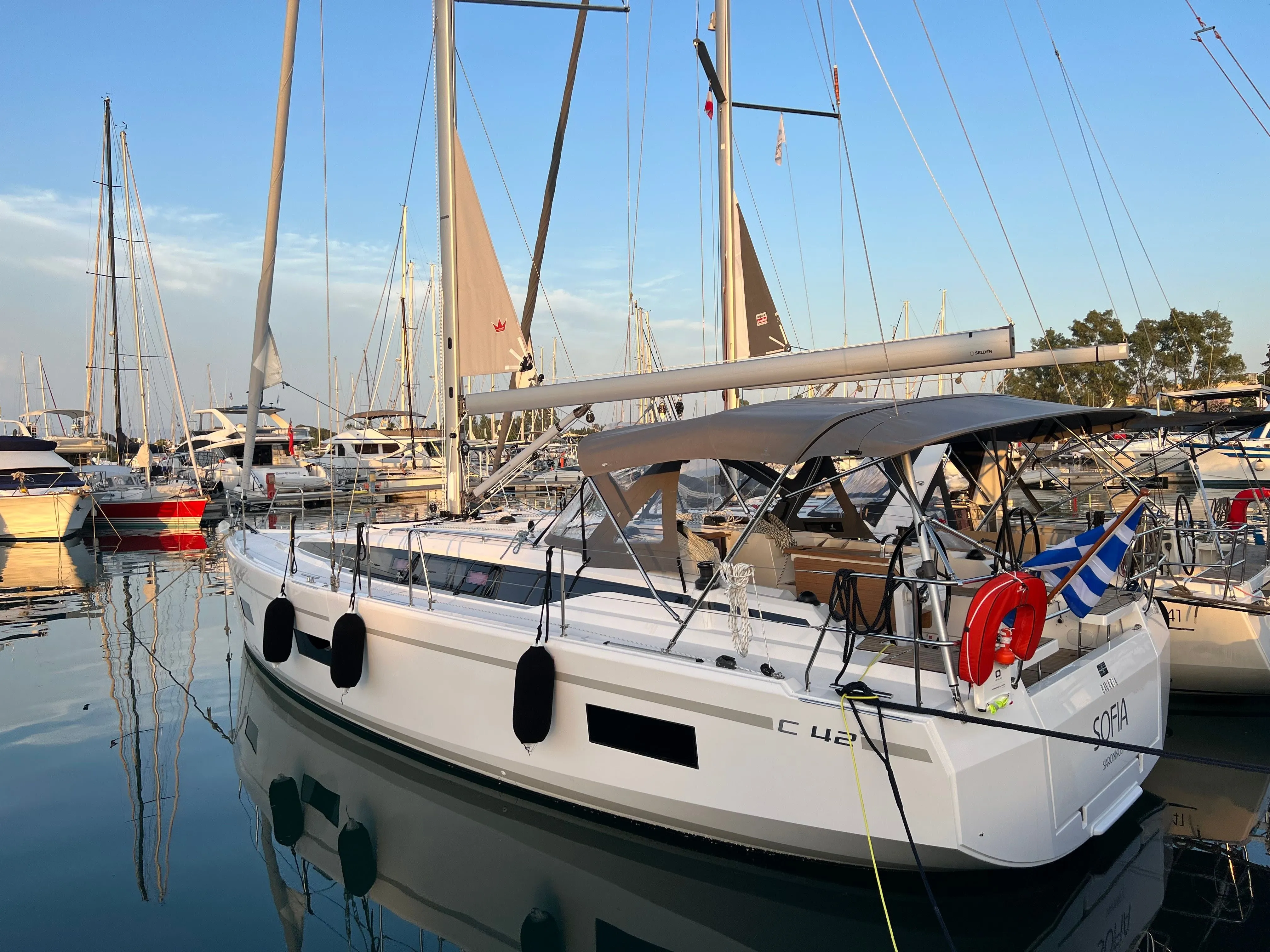 Bavaria C42 SOFIA — фотография яхты 4