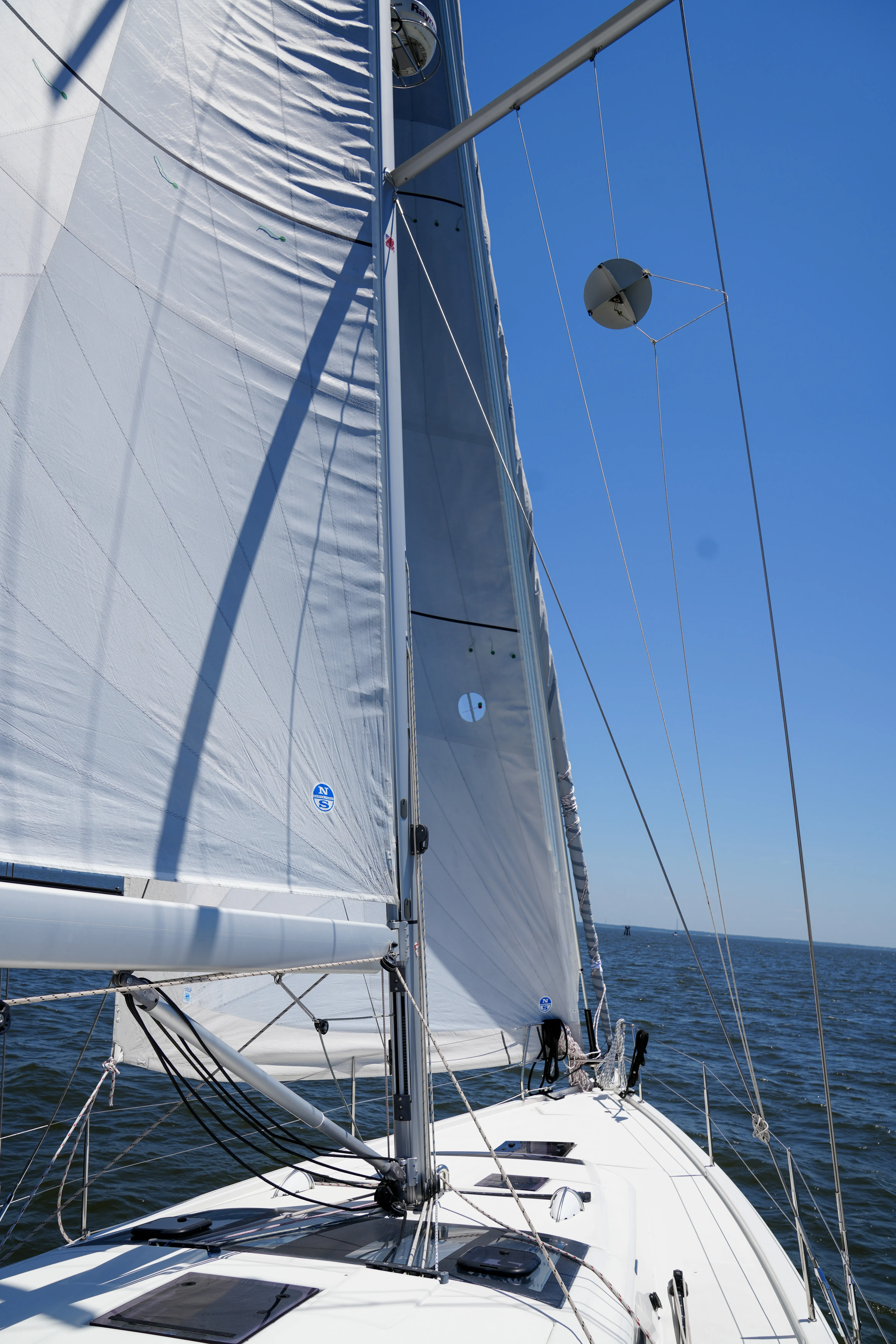 Dufour 430 Slowdown — yacht photo 2