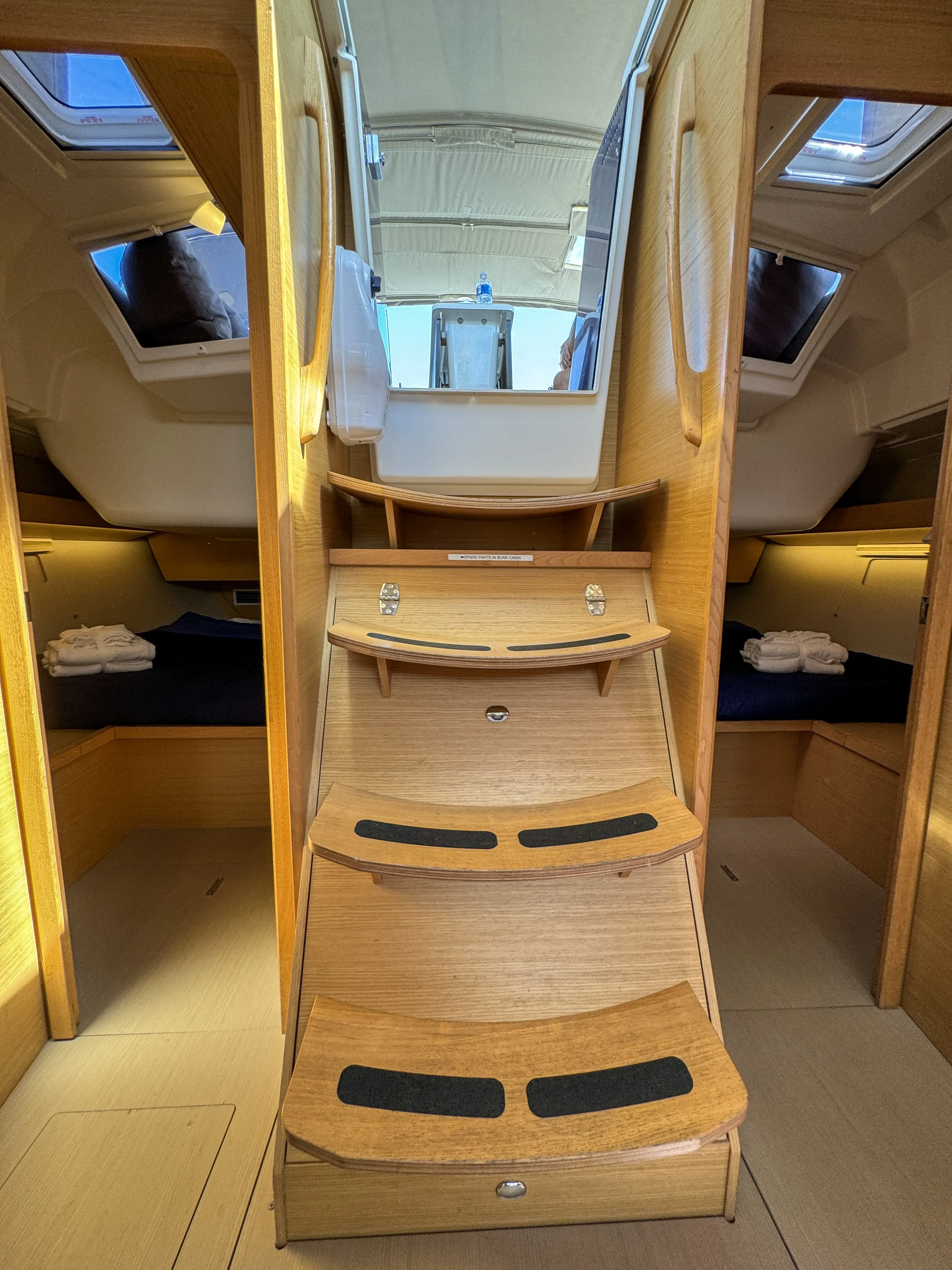 Dufour 430 Slowdown — yacht photo 17