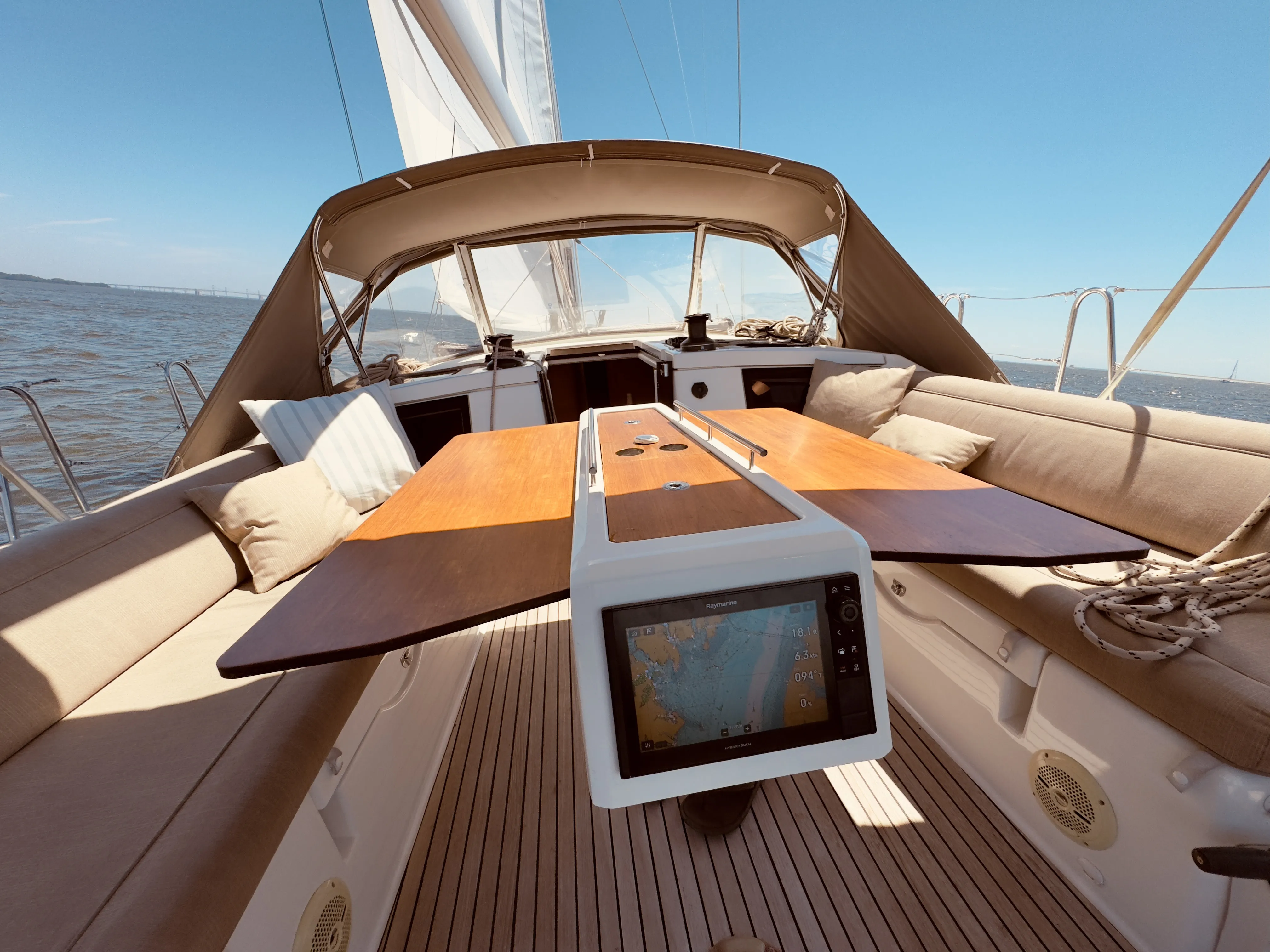 Dufour 430 Slowdown — yacht photo 14