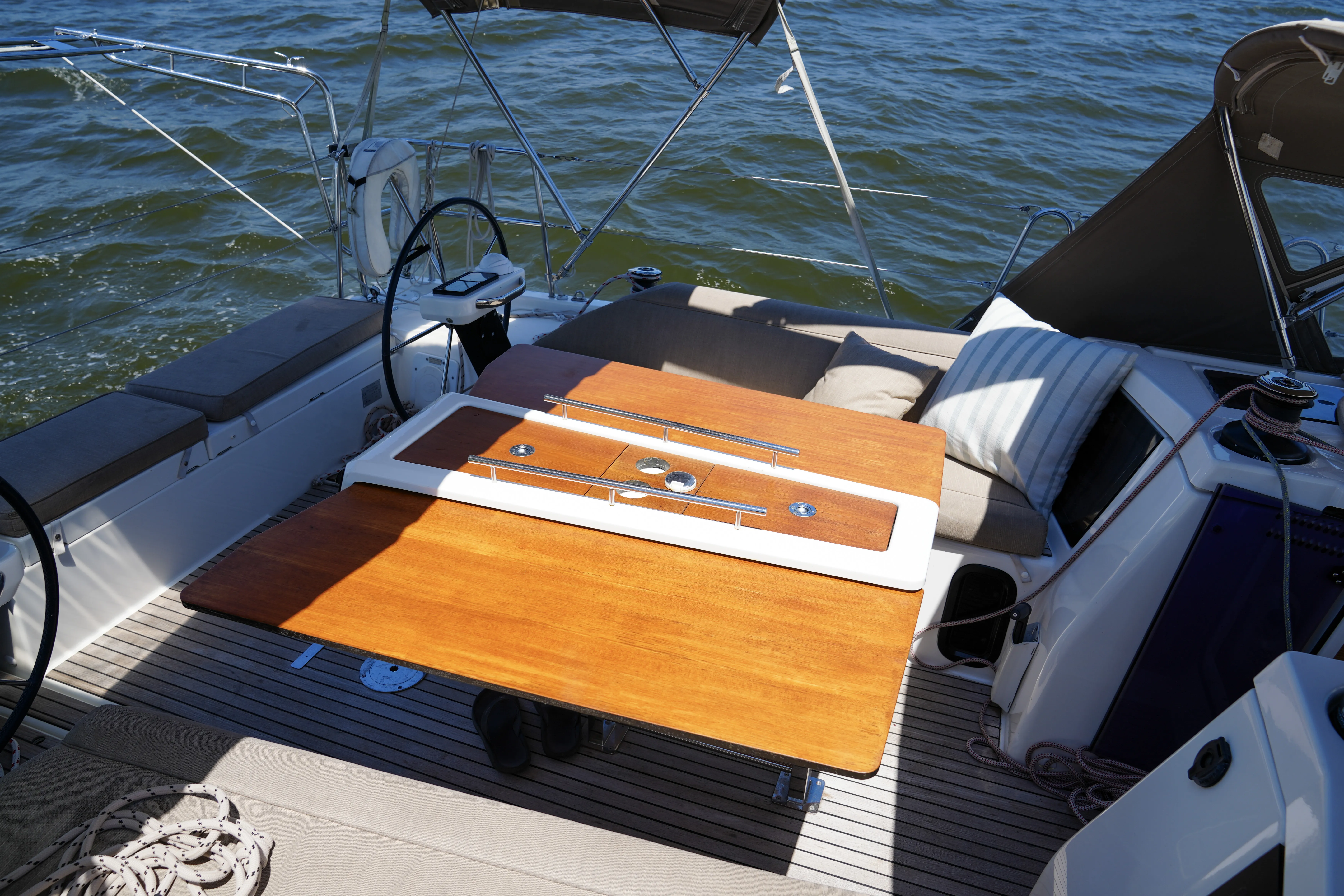 Dufour 430 Slowdown — yacht photo 12