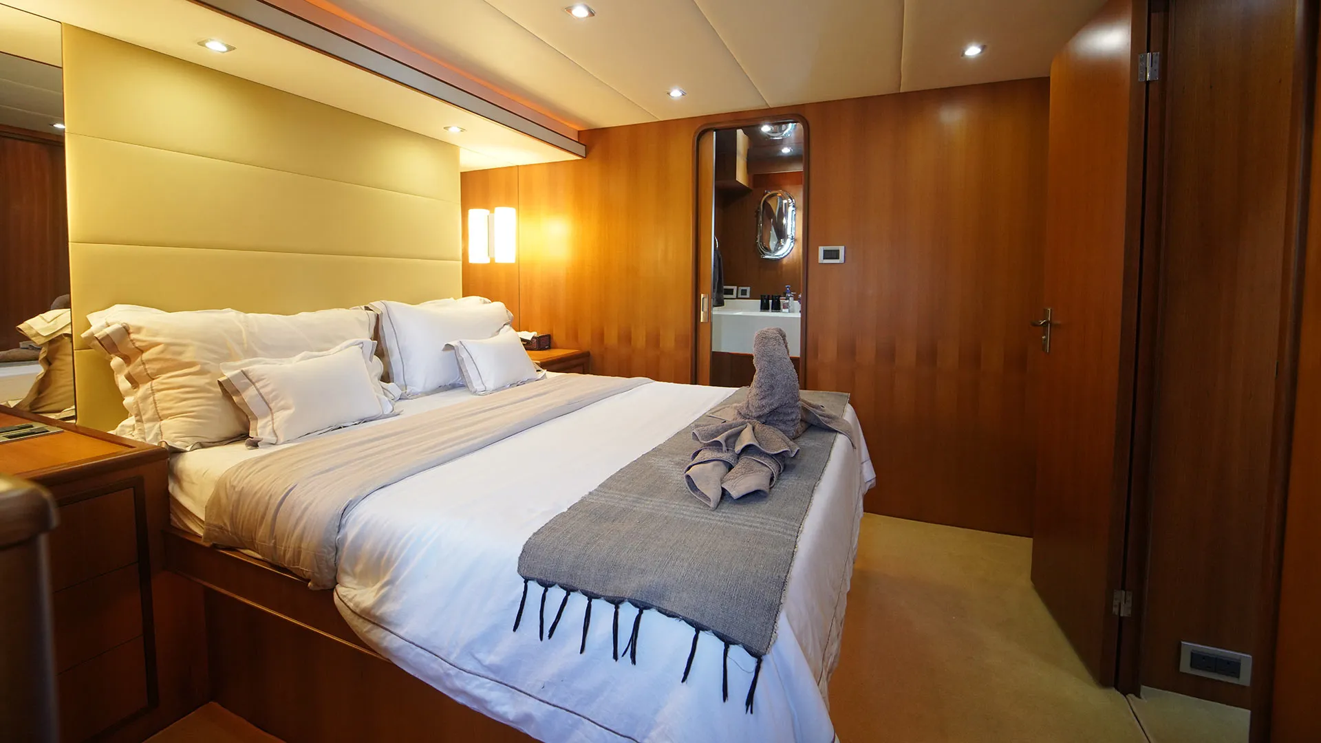 Motoryacht JAWSSS — yacht photo 7