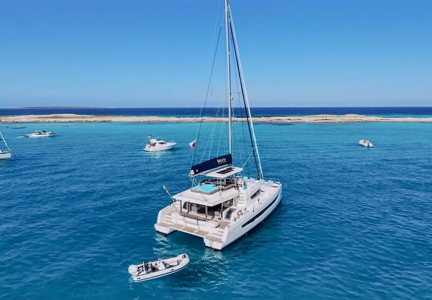 Bali 5.4 Blue — фотография яхты 16