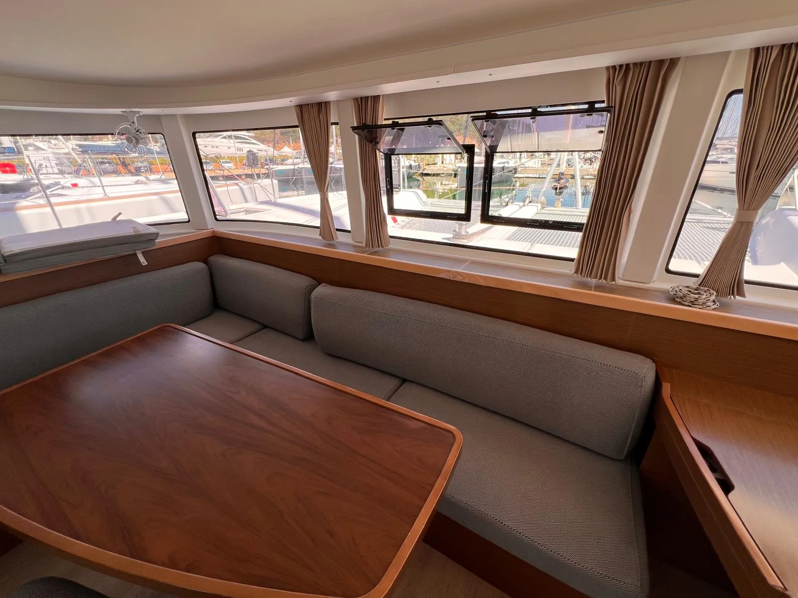 Lagoon 42 ICE CAT — fotografia jachty 2