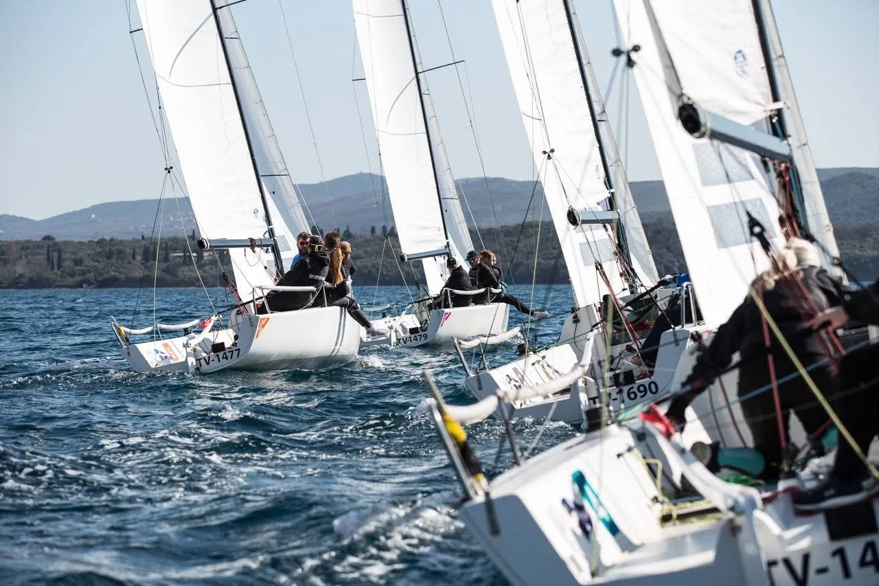 J70 Montenegro J70 Racing fleet, 9 boats in Porto Montenegro — fotografia jachty 2