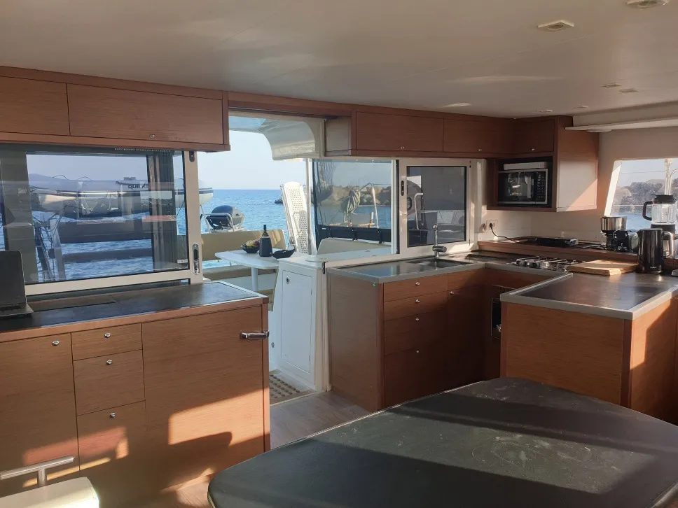 Lagoon 450 Fly AF-LAG450MAD — foto dello yacht n. 2