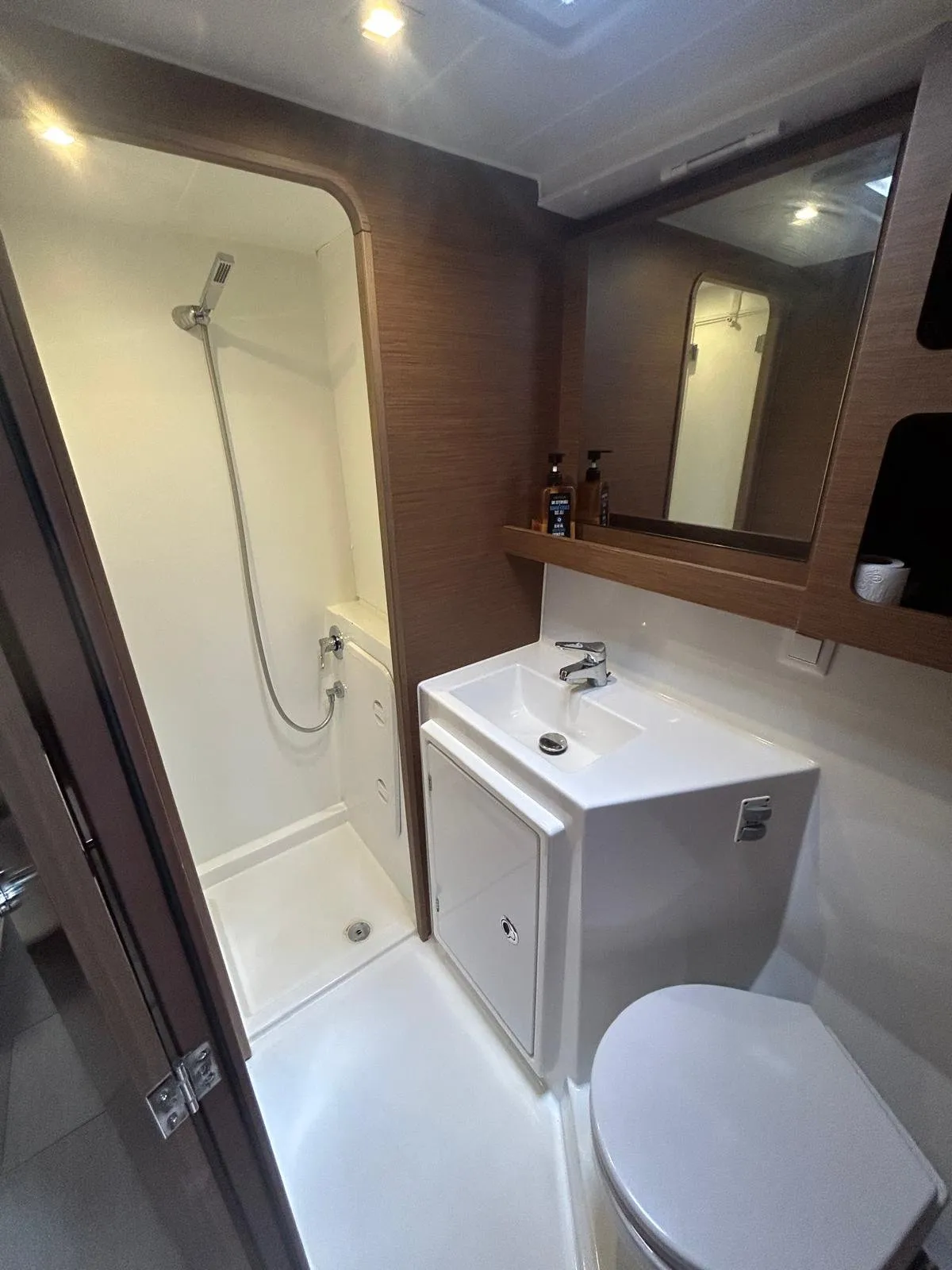Lagoon 42 Starz — yacht photo 2