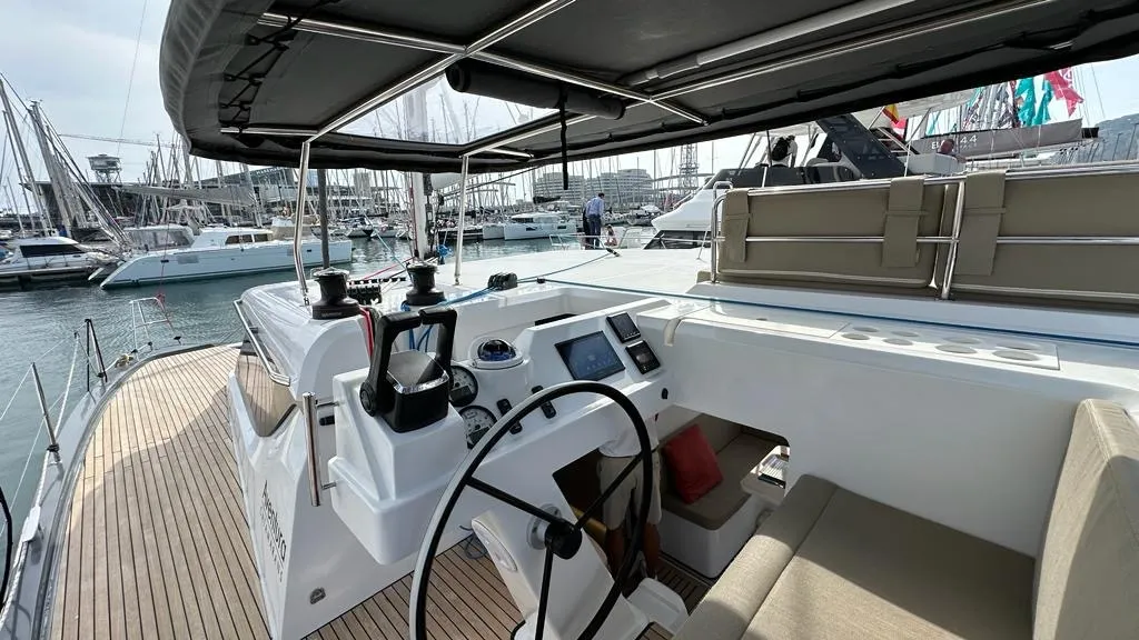 Aventura 37 Vanelia — yacht photo 3