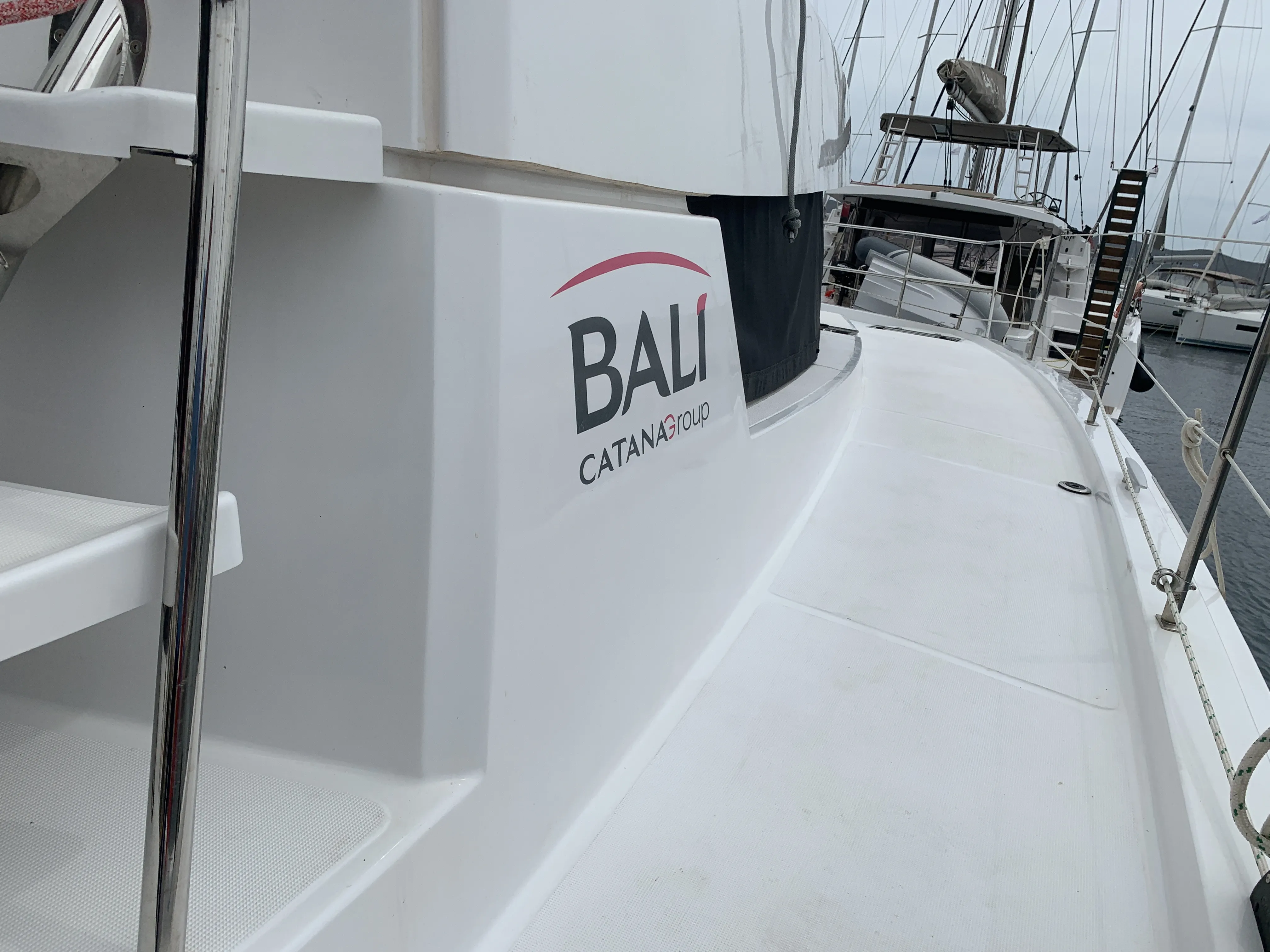 Bali 4.1 Micha — фотография яхты 3