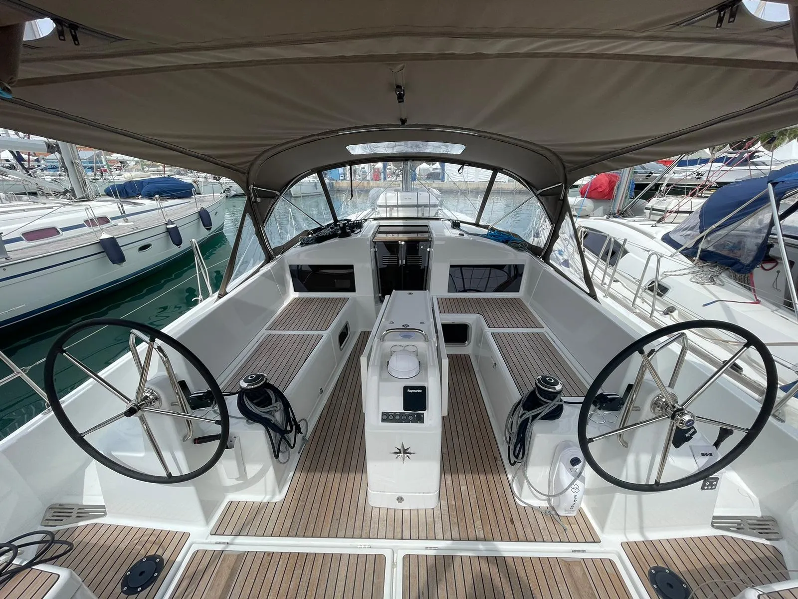 Sun Odyssey 440 Alboran Amaretto — фотография яхты 17