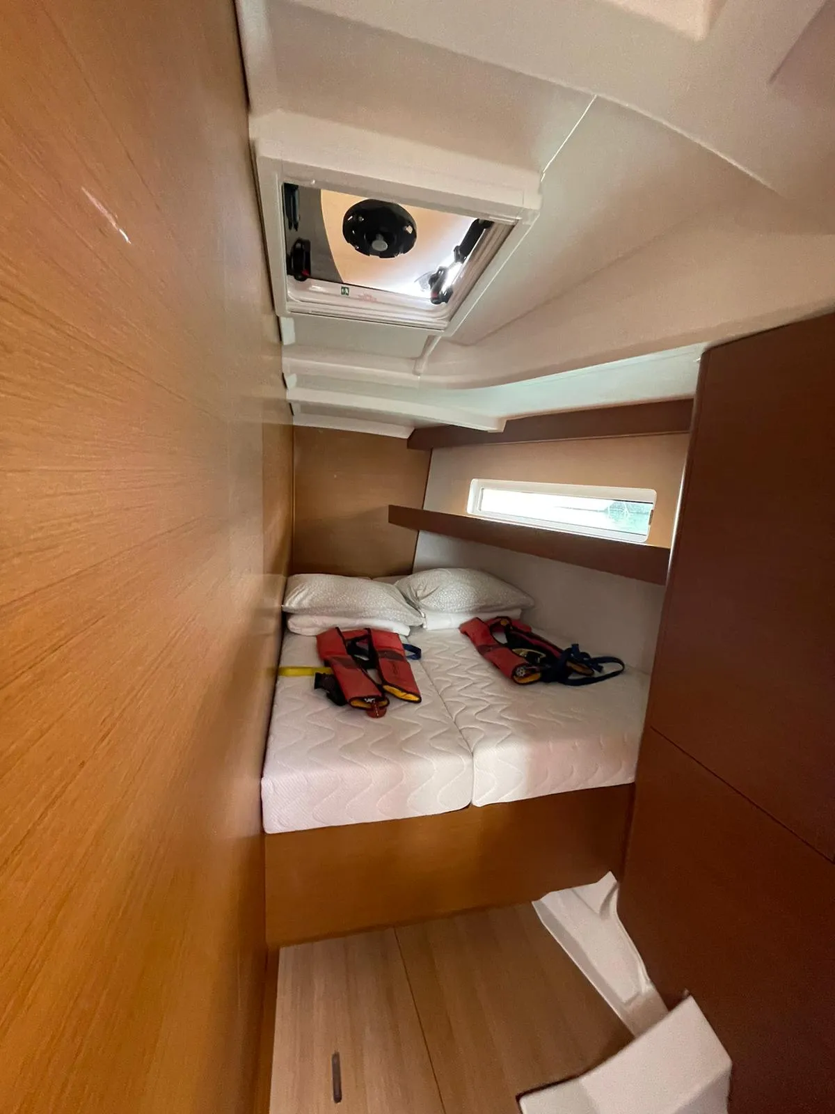 Sun Odyssey 440 Alboran Amaretto — фотография яхты 7