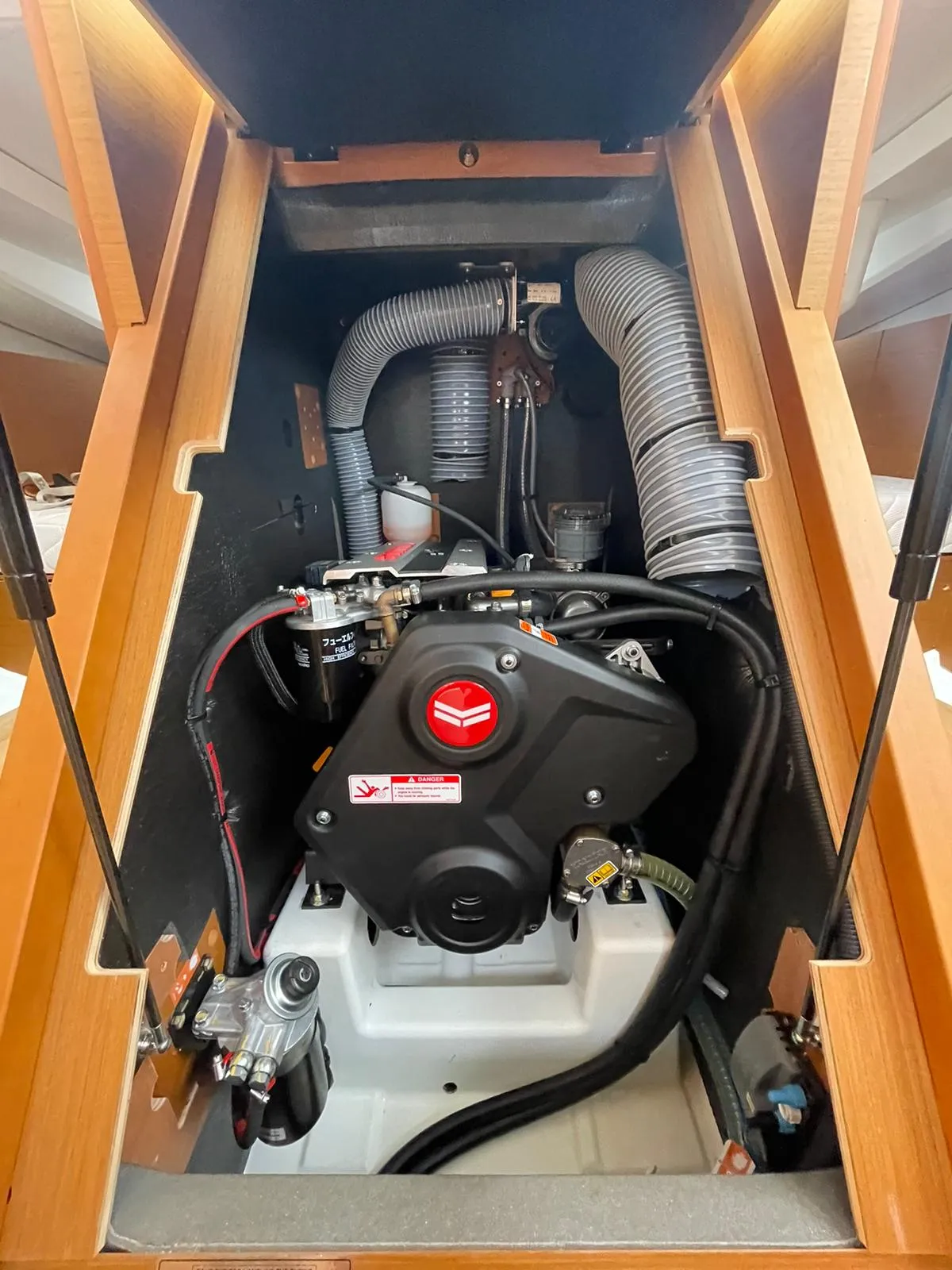 Sun Odyssey 440 Alboran Amaretto — фотография яхты 23