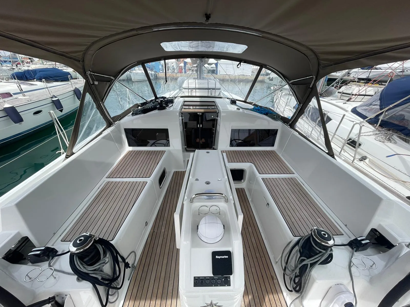 Sun Odyssey 440 Alboran Amaretto — фотография яхты 32
