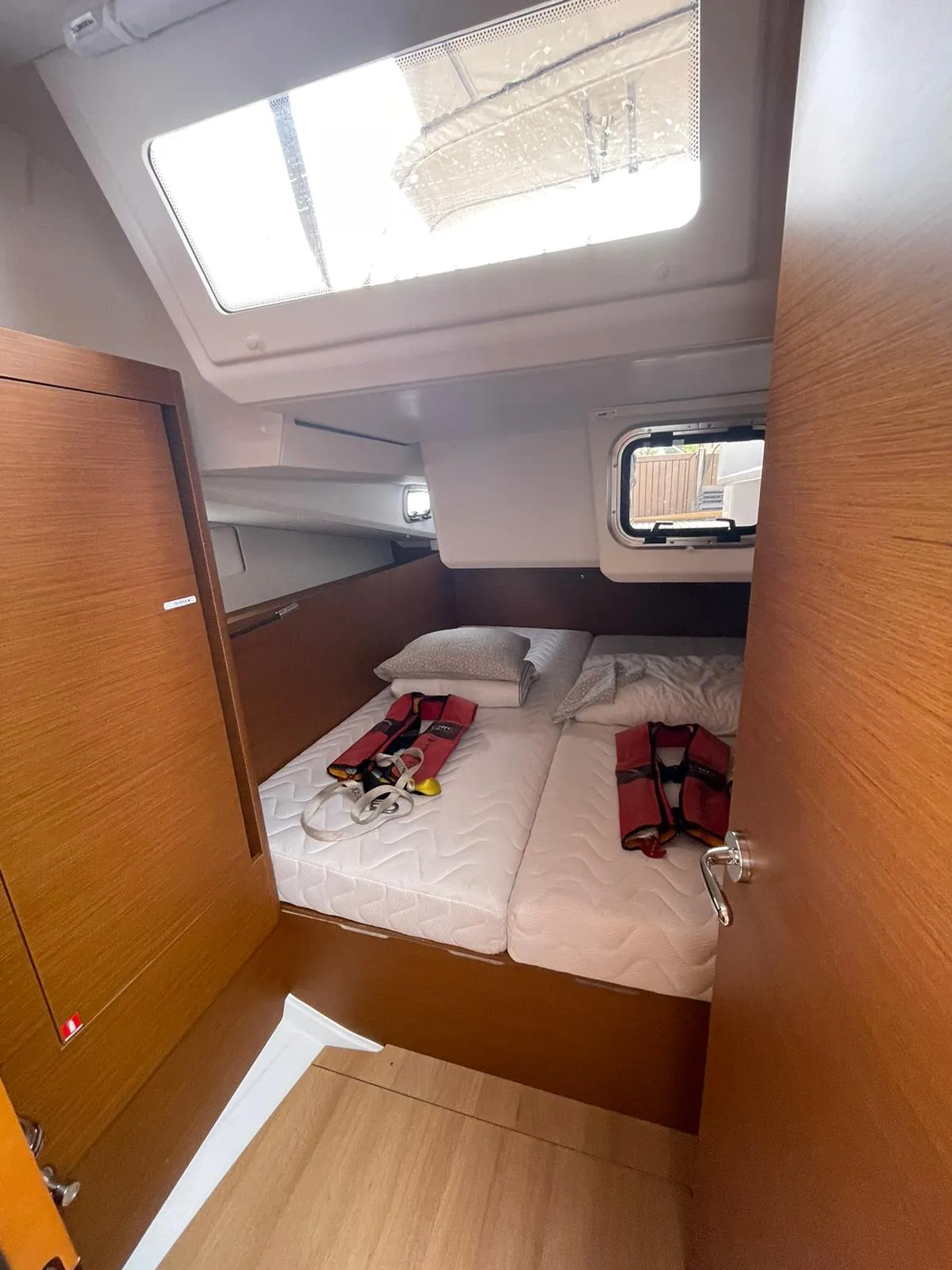 Sun Odyssey 440 Alboran Amaretto — фотография яхты 2