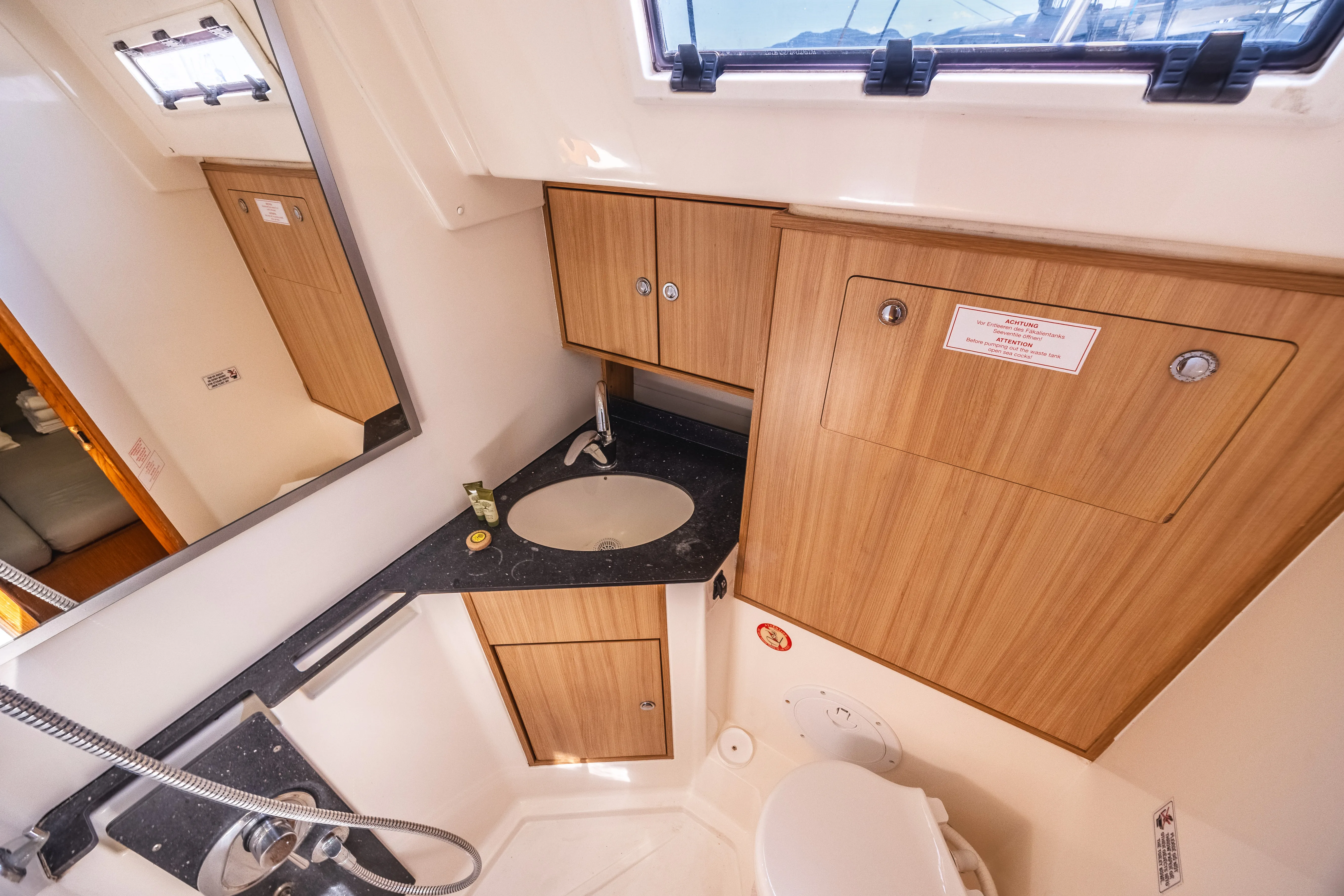 Bavaria 45 Cruiser Acrux — yacht photo 5