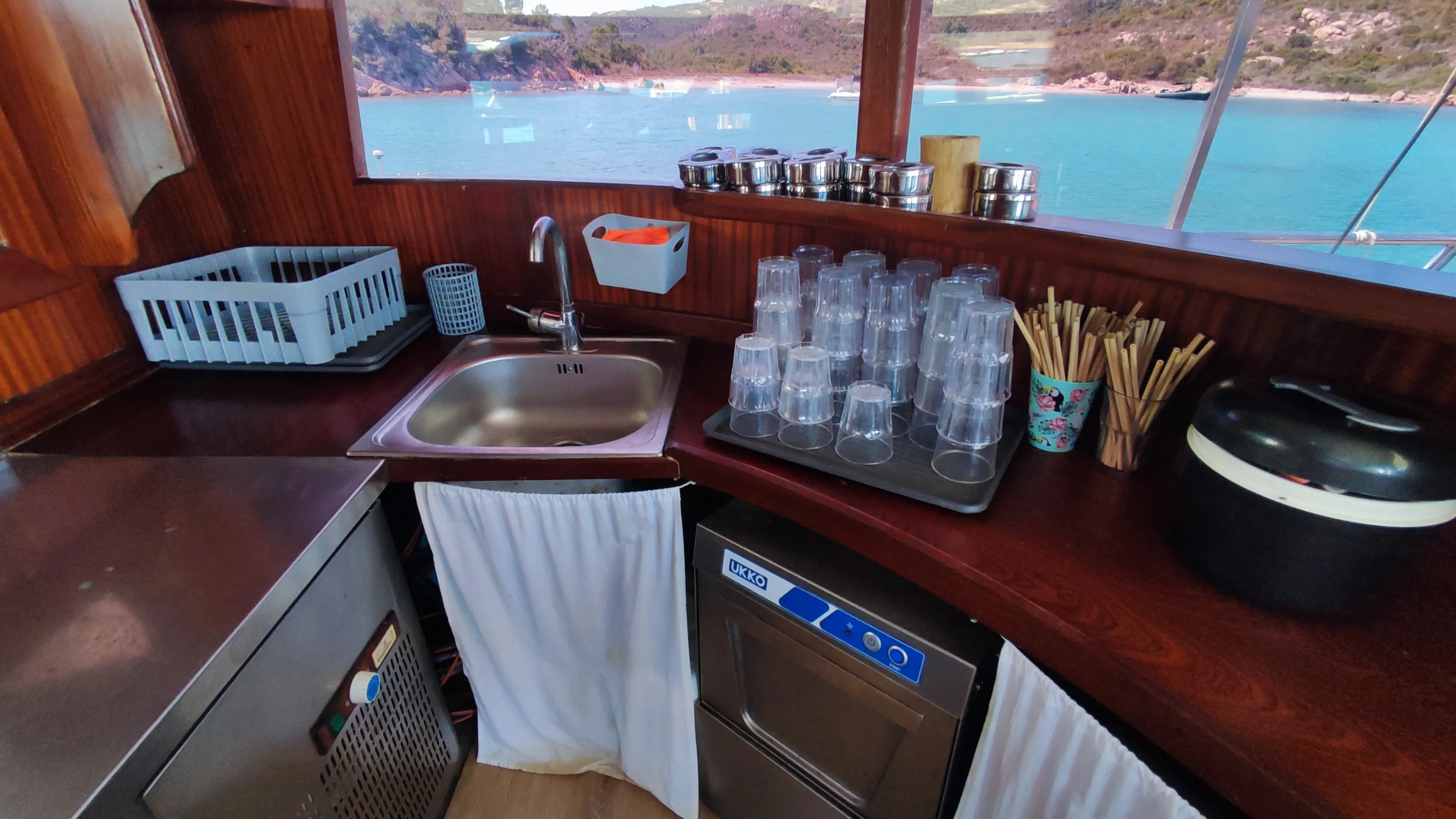 Catamaran Gold Wind — yacht photo 19