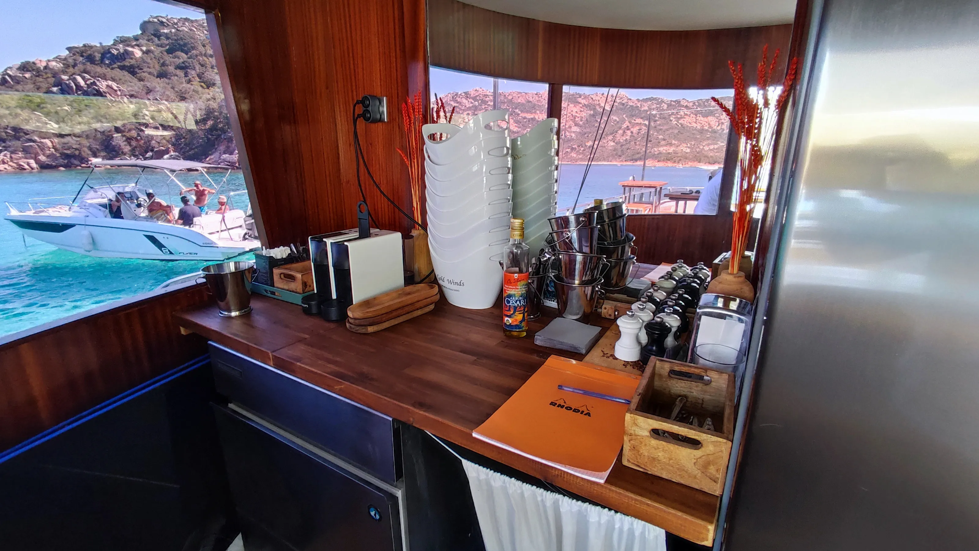 Catamaran Gold Wind — yacht photo 2