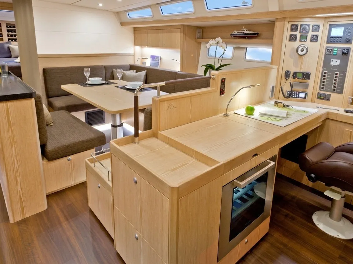 Hanse 575 Premium — yacht photo 6