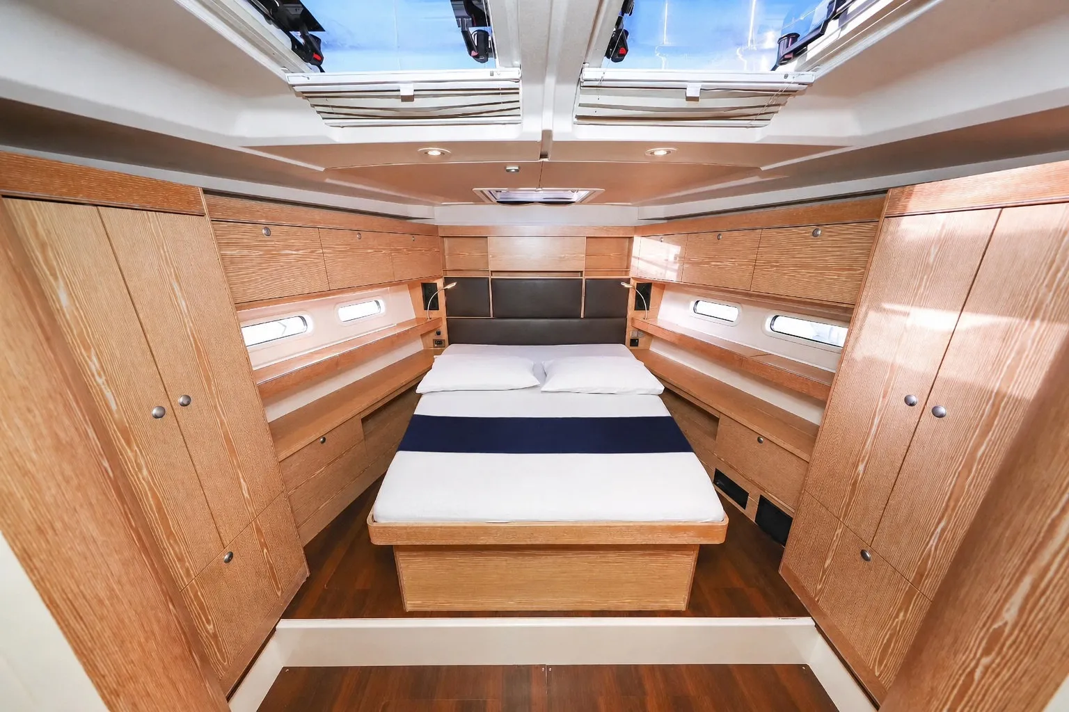 Hanse 575 Premium — yacht photo 11