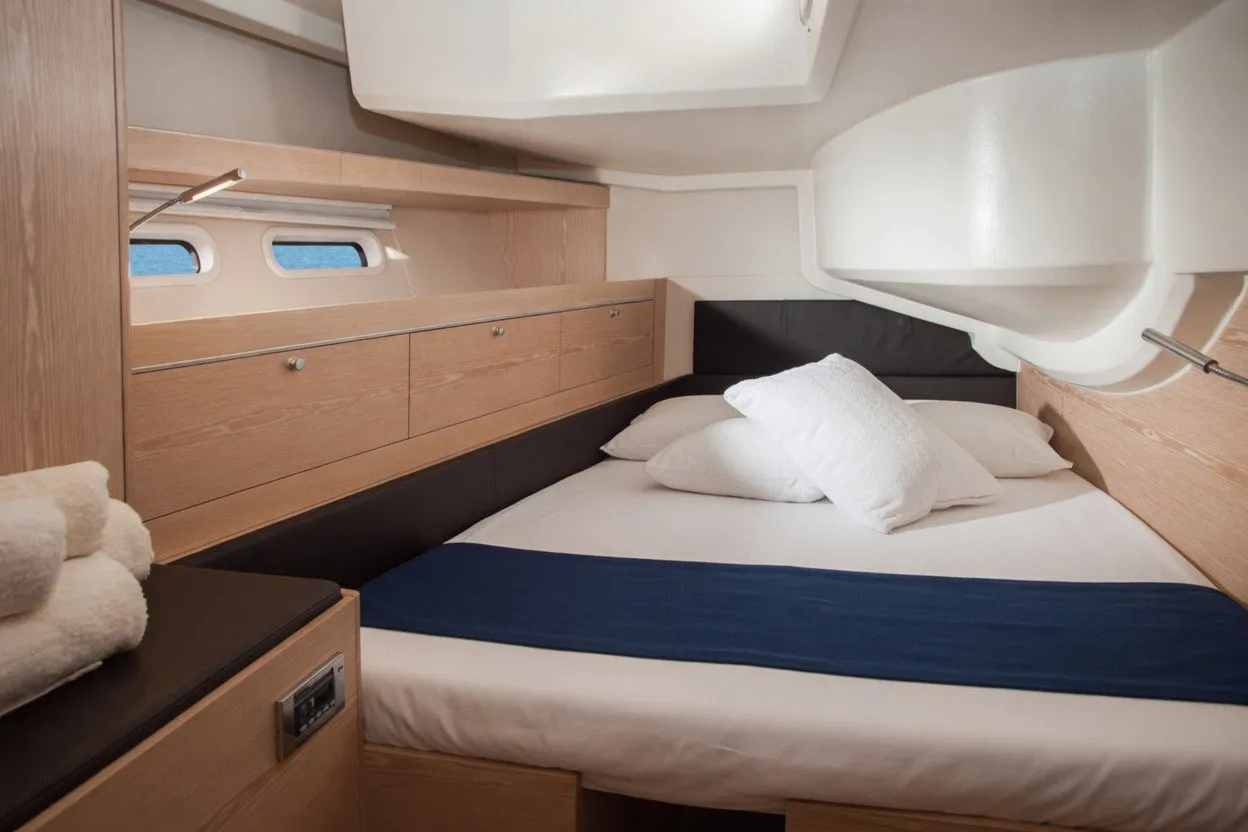 Hanse 575 Premium — yacht photo 3