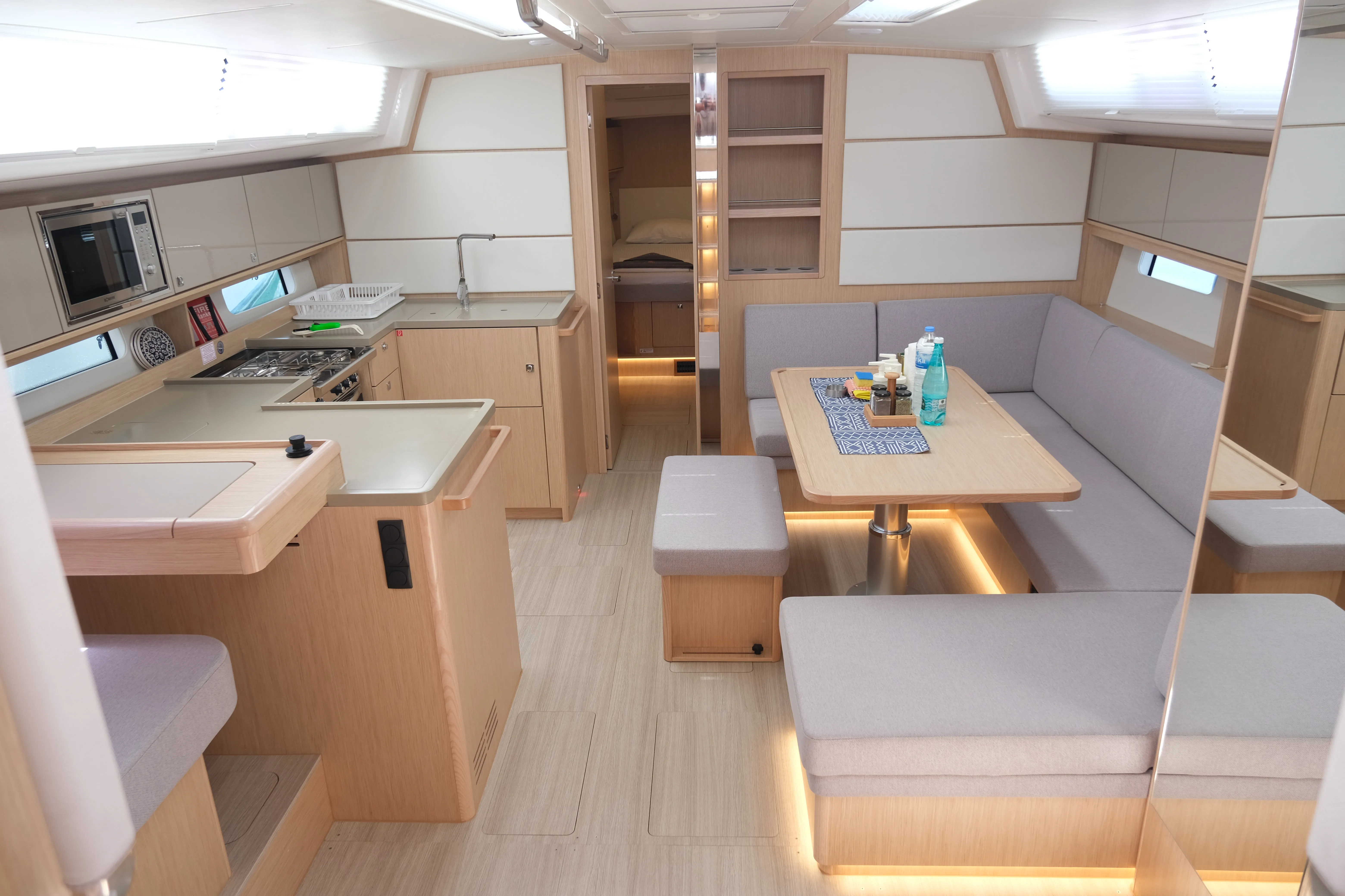 Bavaria C46 Daviana — фотография яхты 12