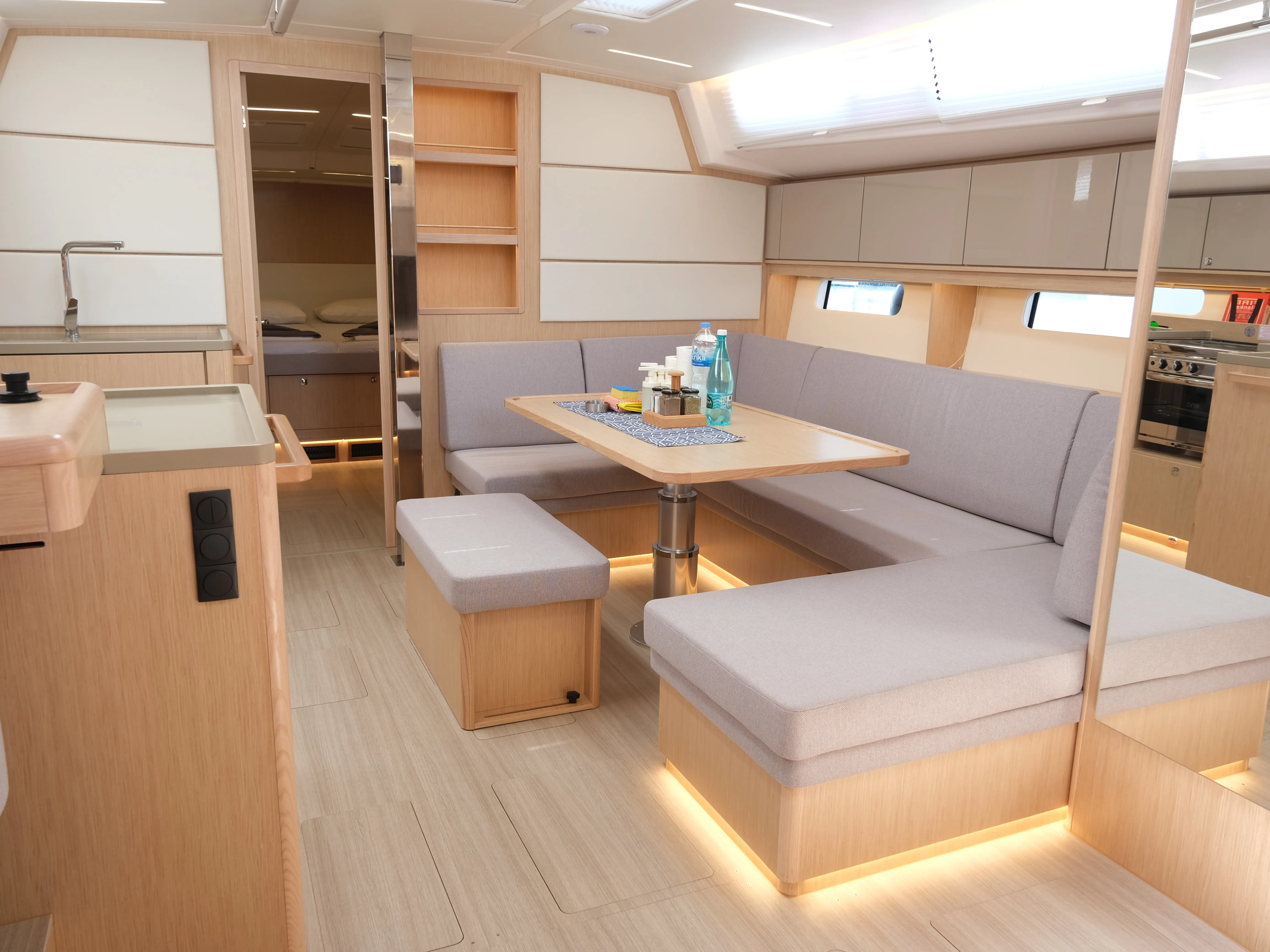 Bavaria C46 Daviana — фотография яхты 3