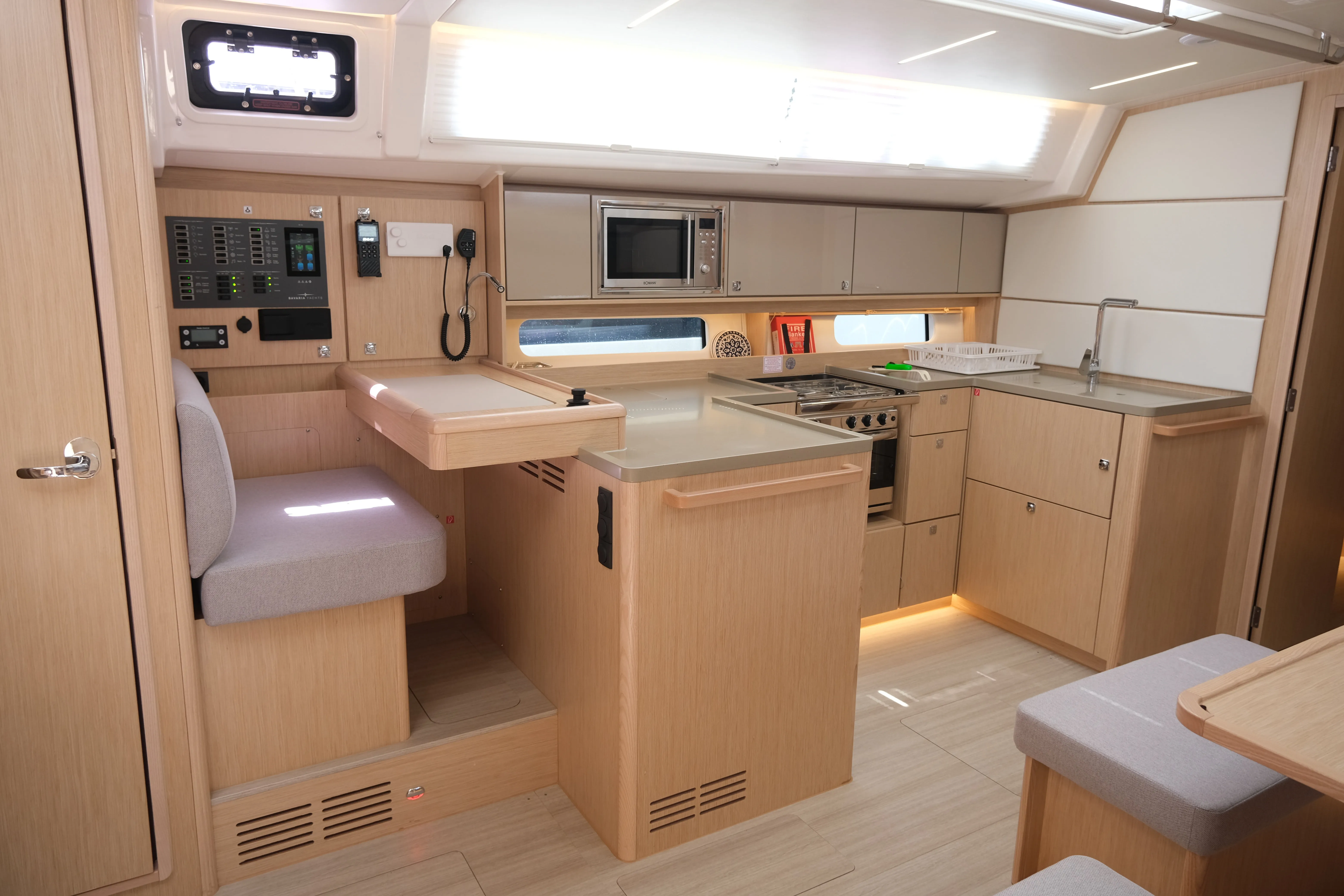 Bavaria C46 Daviana — фотография яхты 19