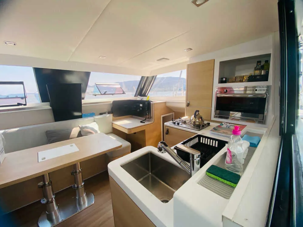 Aventura 37 Elisa — yacht photo 3