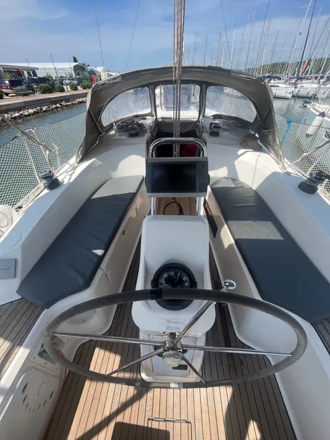 Bavaria Cruiser 33 GIRICA — foto dello yacht n. 8