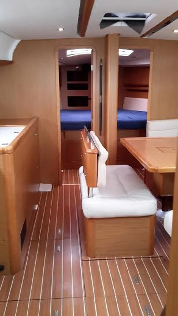 Sun Odyssey 44 i Flora Mirabilis — jahtikuva 2