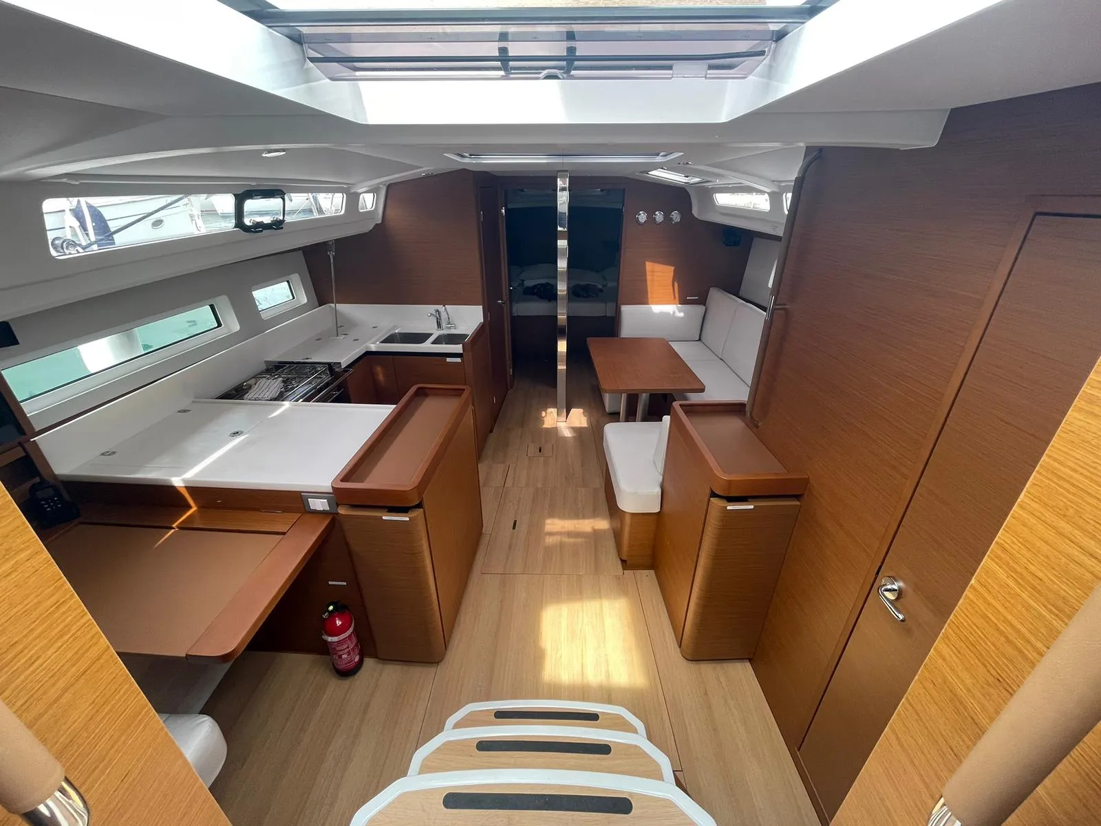 Sun Odyssey 440 Alboran Whisky — фотография яхты 3