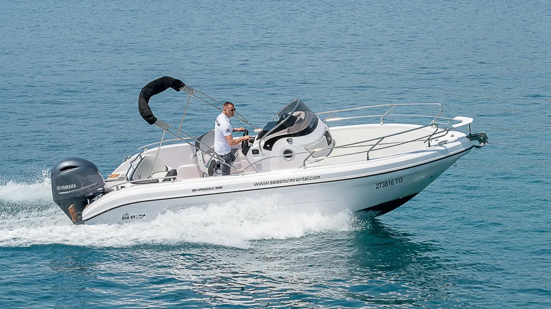 Motorboat Shadow 22 — fotografia jachty 2