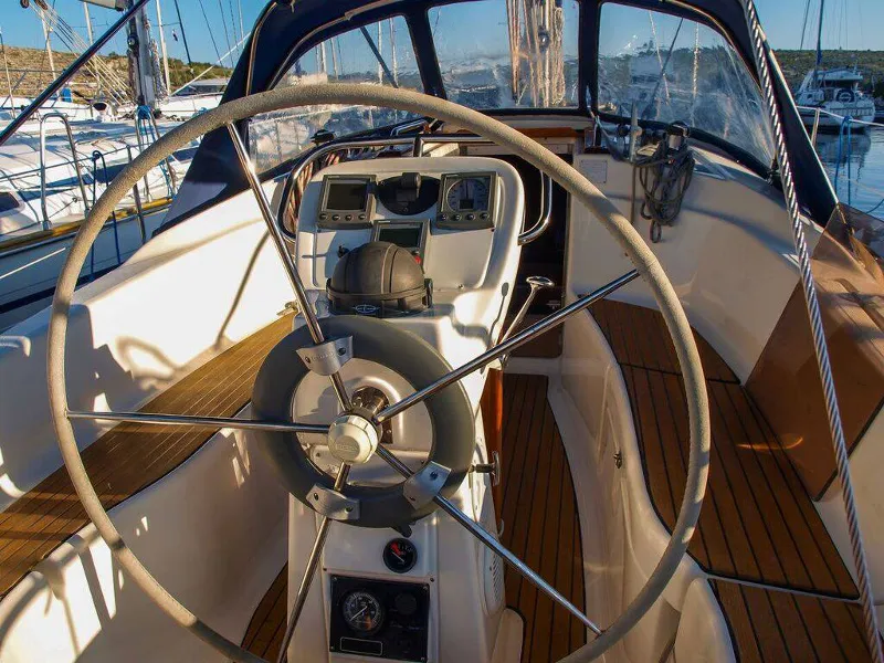 Bavaria 32 Cruiser Sea Star — jachtfoto 11