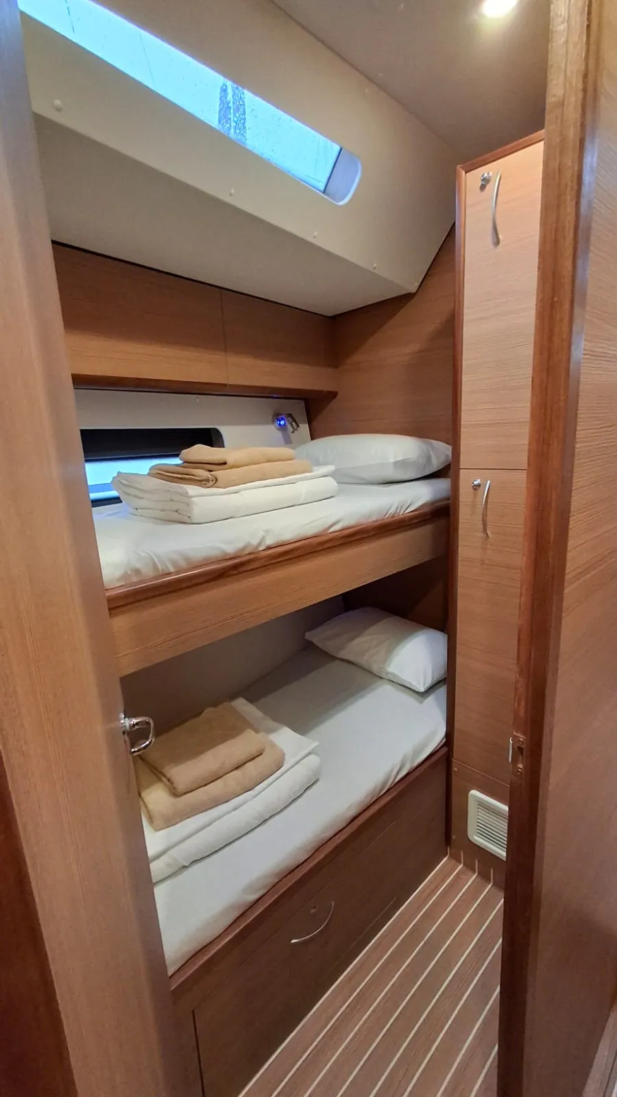 D&D Kufner 57 Akram — yacht photo 3