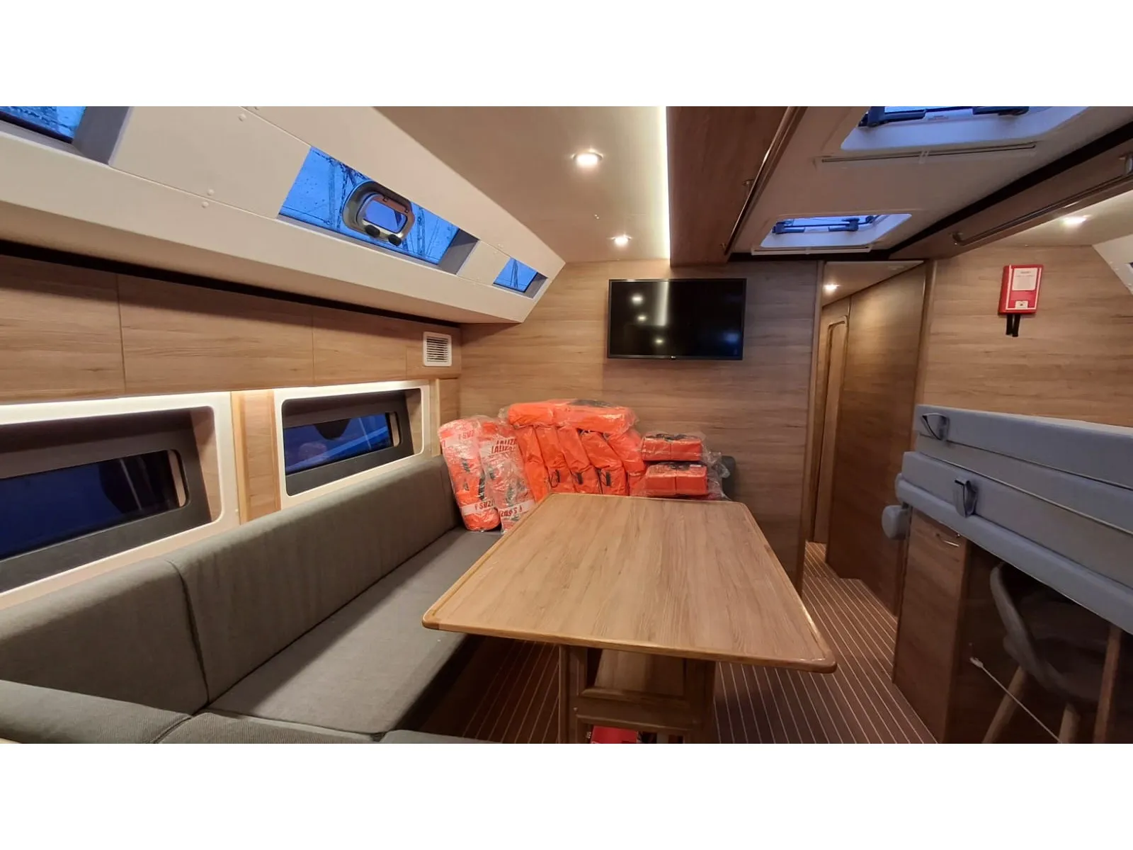 D&D Kufner 57 Akram — yacht photo 17