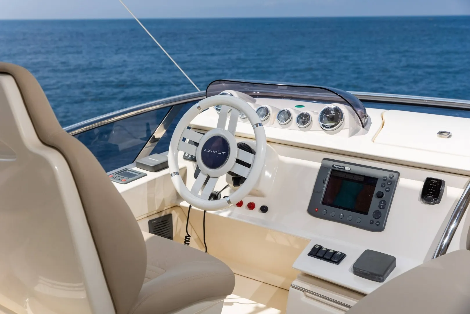 Azimut 43 Fly Twins — jahtas foto 25