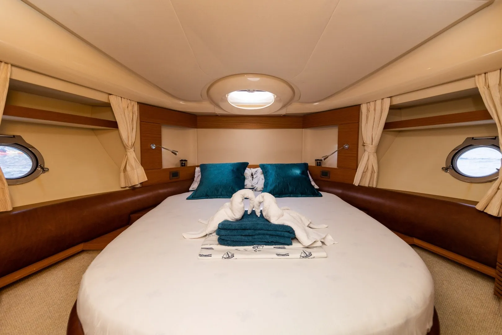 Azimut 43 Fly Twins — jahtas foto 22
