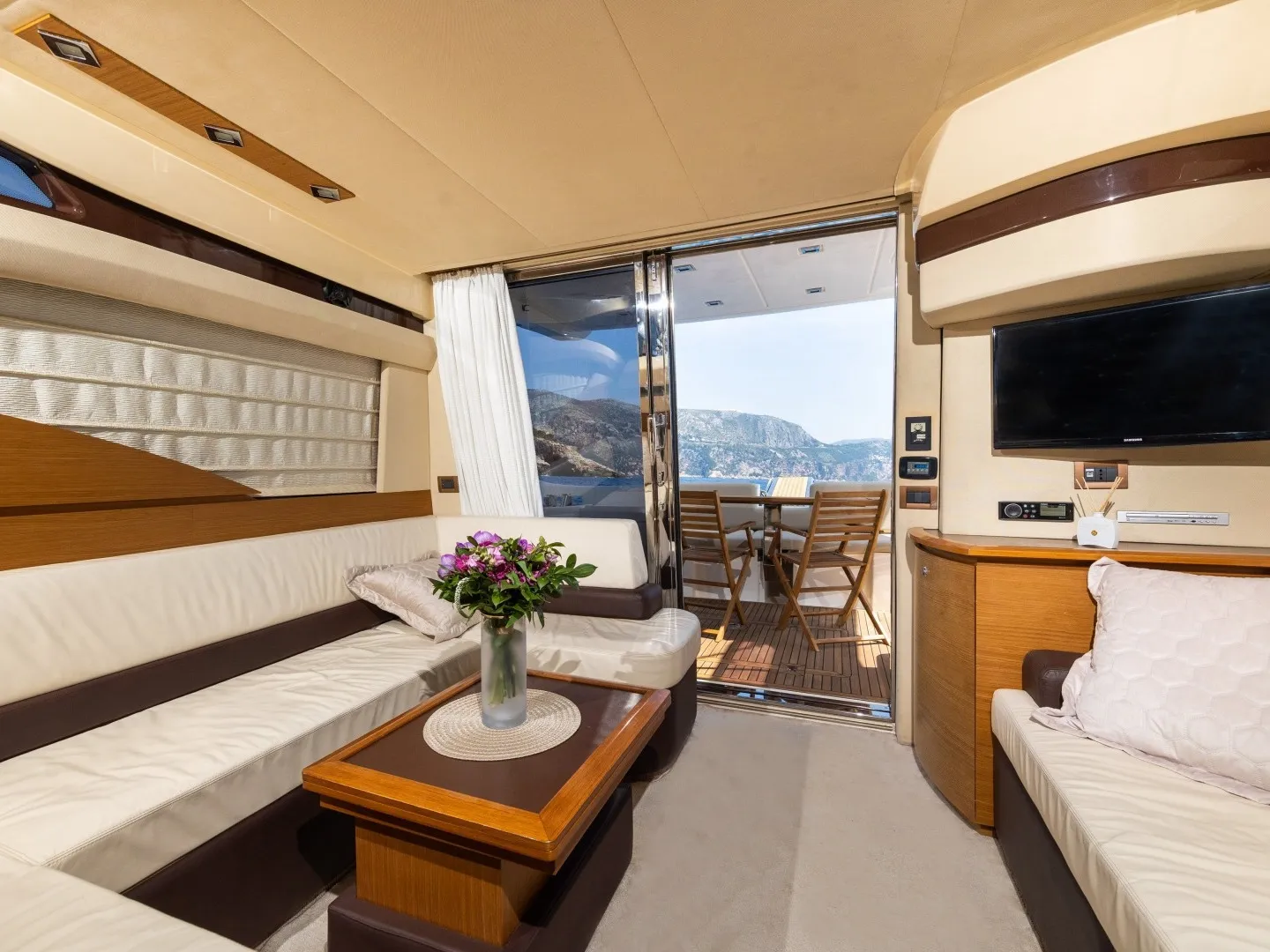 Azimut 43 Fly Twins — jahtas foto 10