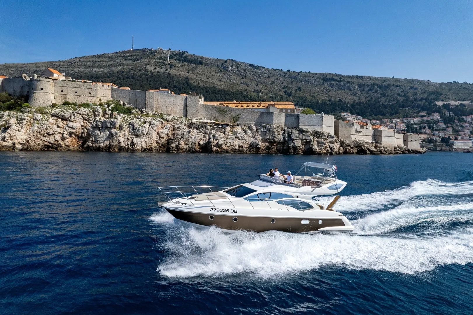 Azimut 43 Fly Twins — jahtas foto 15