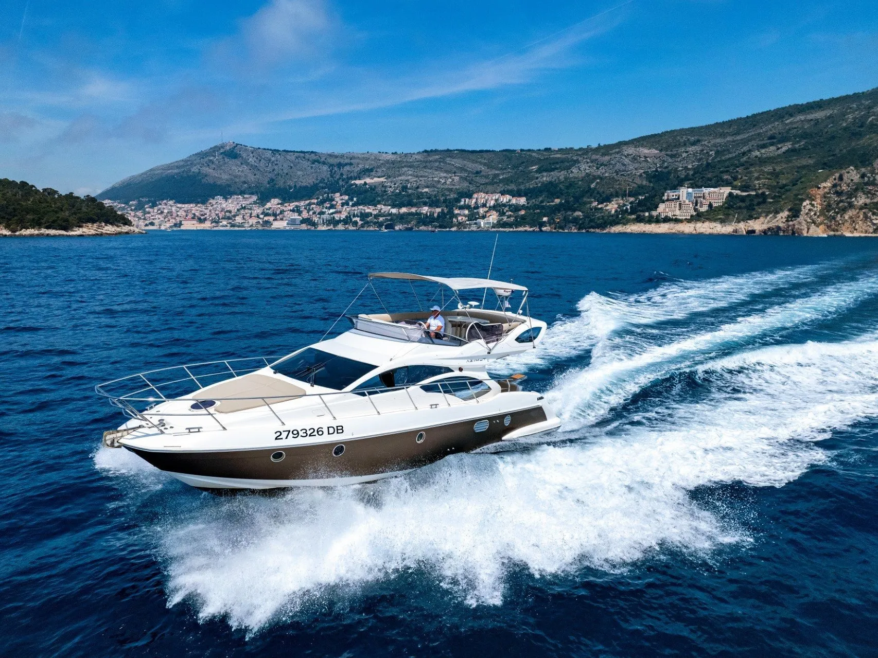Azimut 43 Fly Twins — jahtas foto 1